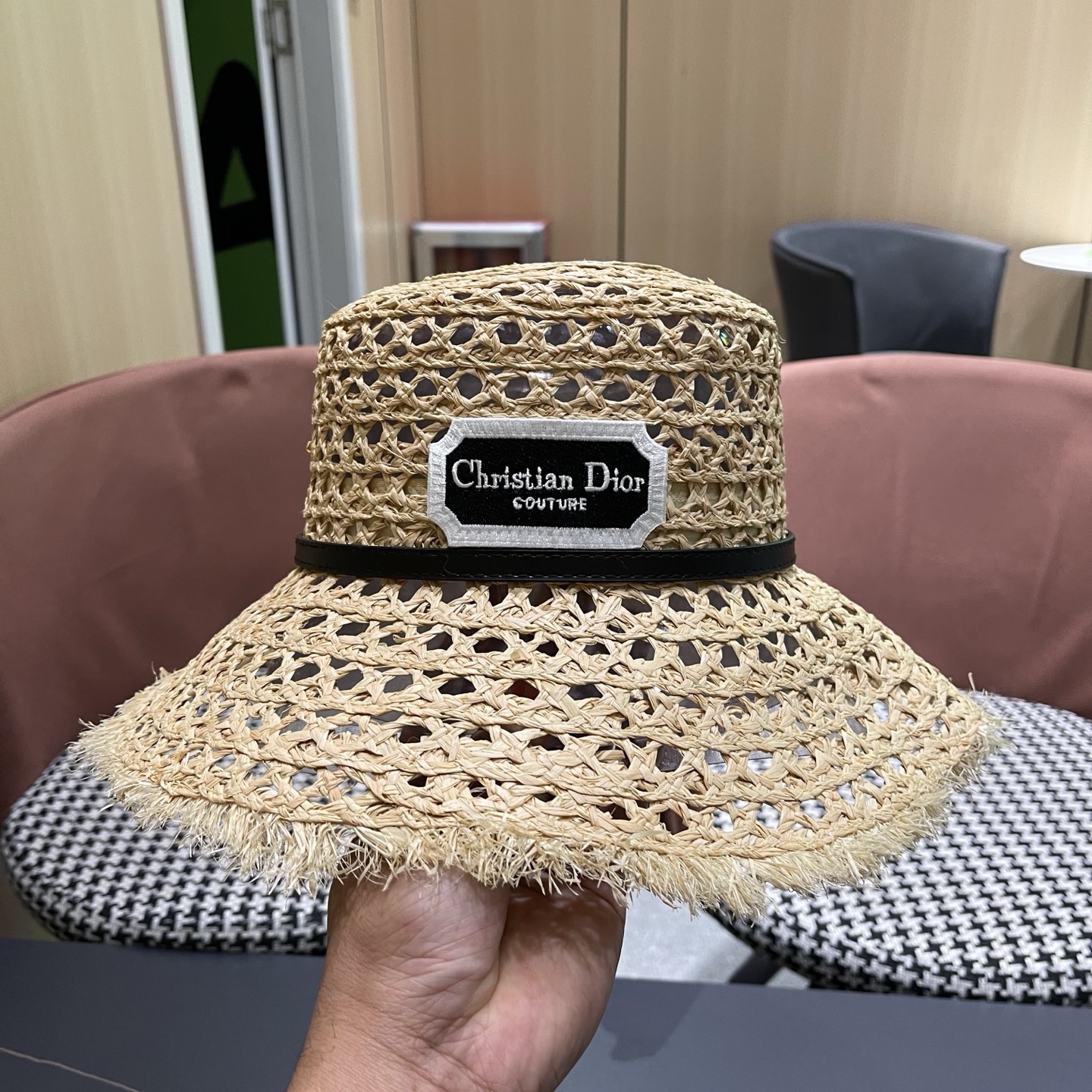 迪奥Dior 毛边镂空欧美天然拉菲草帽女时尚网红拍照透气网眼田园海边沙滩帽