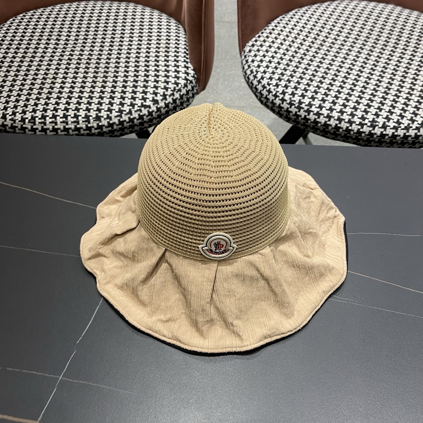 MONCLER（蒙口）夏季大檐蝴蝶结渔夫帽女防紫外线防晒遮阳帽优雅百搭盆帽