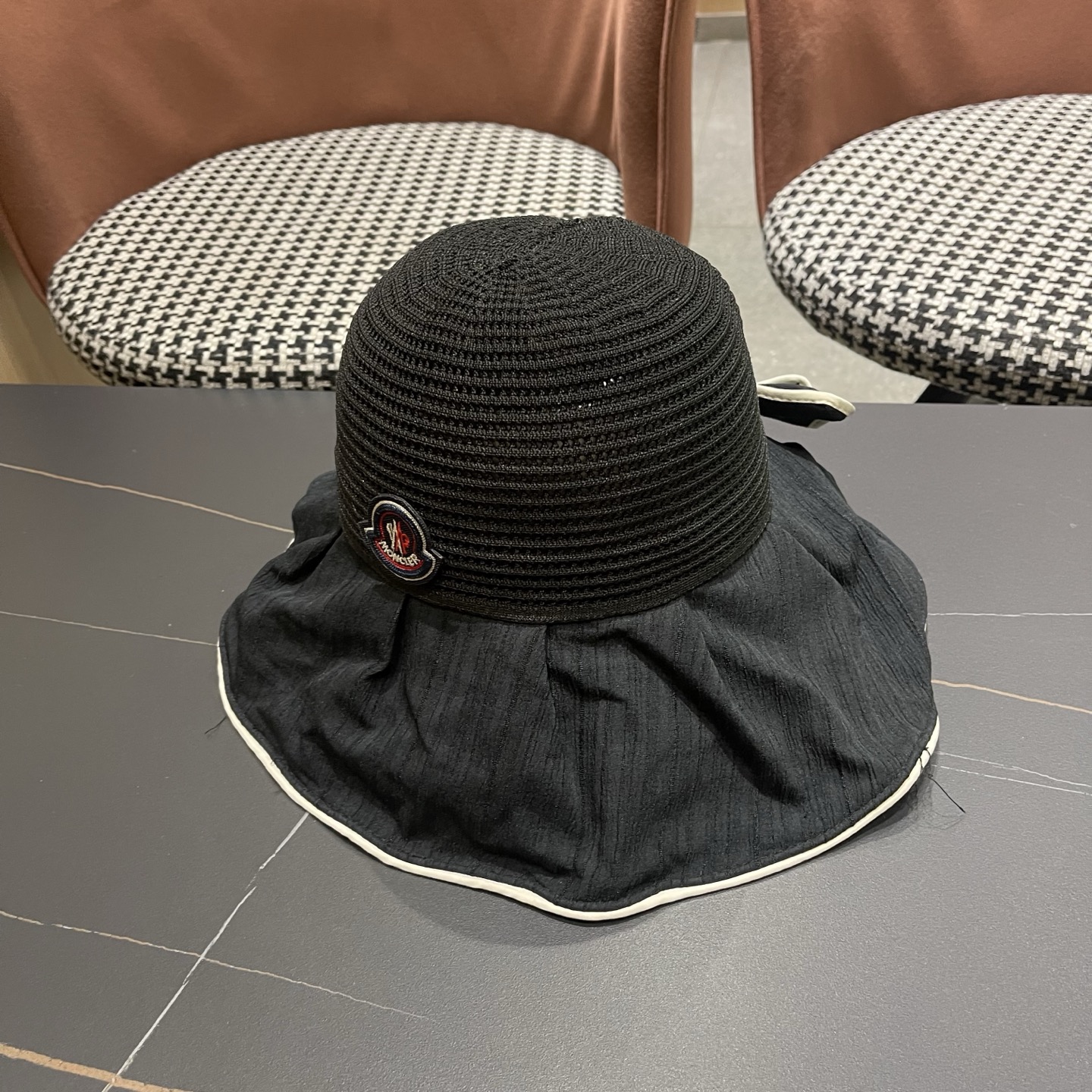 MONCLER（蒙口）夏季大檐蝴蝶结渔夫帽女防紫外线防晒遮阳帽优雅百搭盆帽