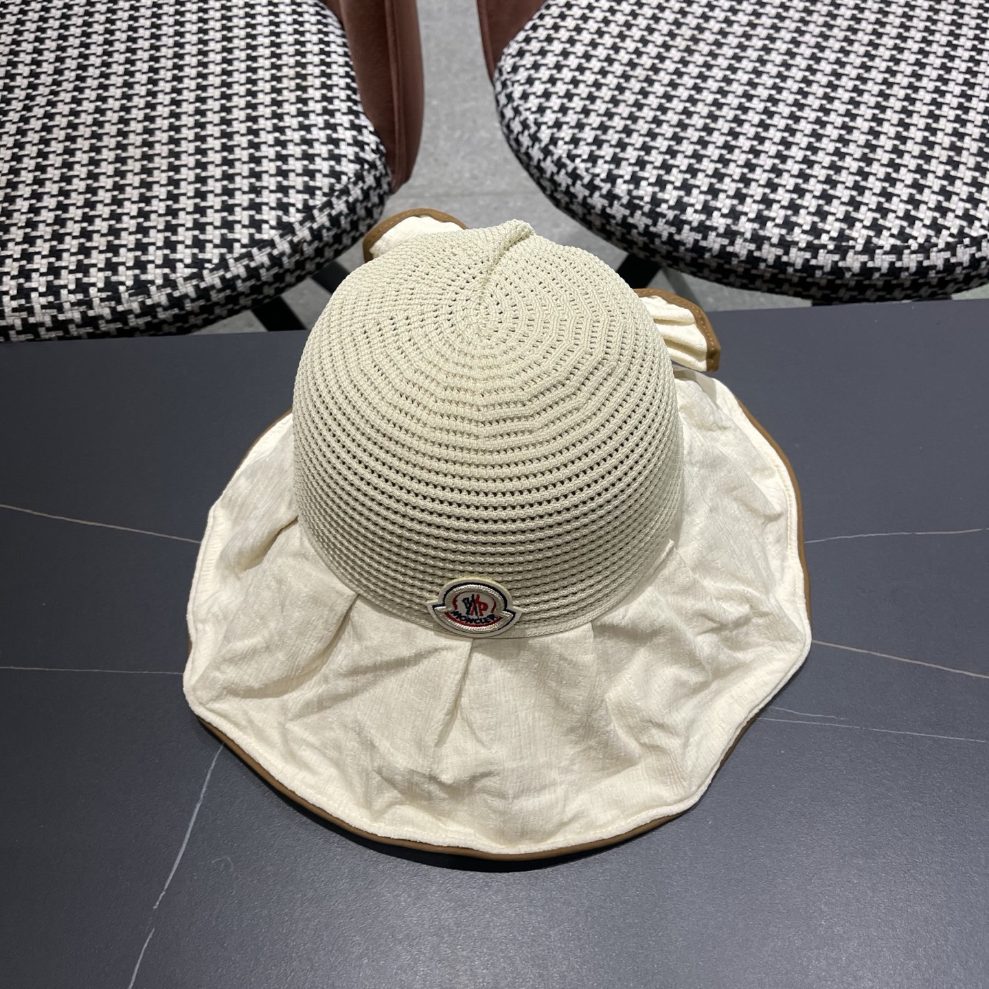 MONCLER（蒙口）夏季大檐蝴蝶结渔夫帽女防紫外线防晒遮阳帽优雅百搭盆帽