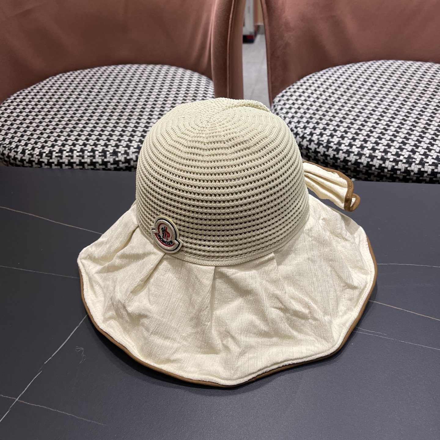 MONCLER（蒙口）夏季大檐蝴蝶结渔夫帽女防紫外线防晒遮阳帽优雅百搭盆帽