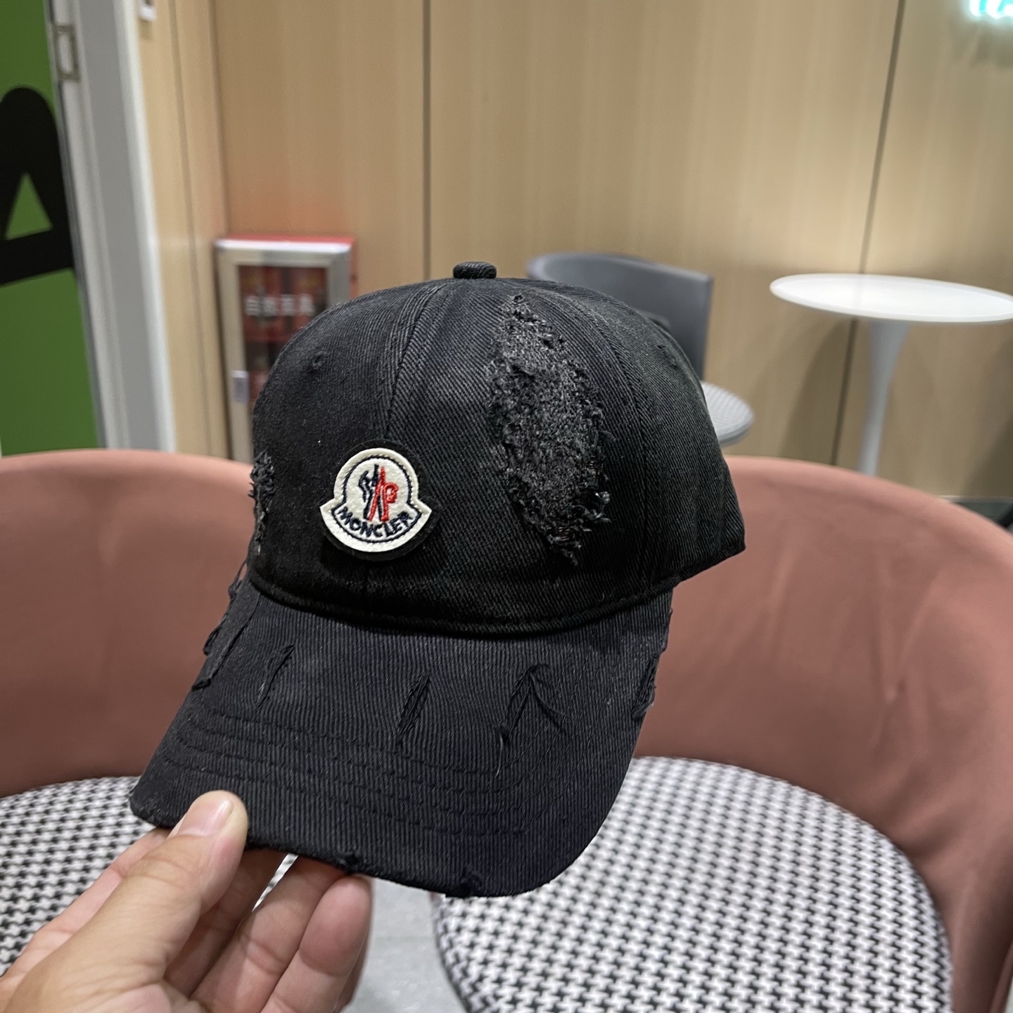 蒙口MONCLER破洞棒球帽，年轻时尚潮人穿搭色系，视觉效果超强，好看有质感！