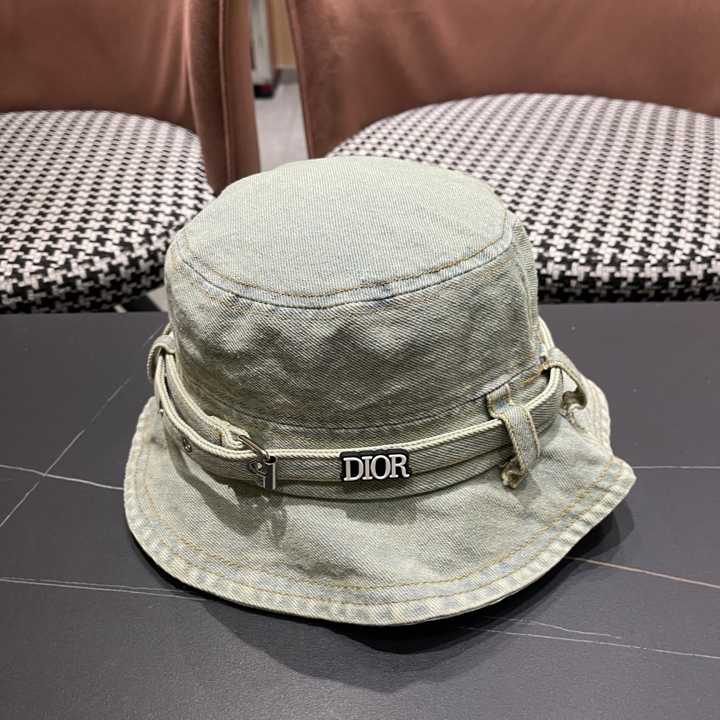 NO:742761,Dior Japanese retro versatile denim bucket hat for men and women, washed travel face-showing small visor hat, straw hat, bucket hat, baseball cap, hat, dior, dior, espadrilles, hats19860909迪奥Dior 日系复古百搭牛仔渔夫帽男女设计师款水洗出游显脸小遮阳帽帽子草帽渔夫帽棒球帽,帽子,dior,dior,espadrilles,hats,hat