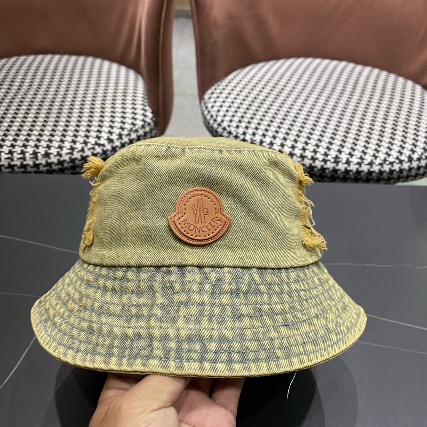 Moncler蒙口 日韩系光版破洞牛仔布做旧休闲复古时尚百搭街头出游渔夫帽新款