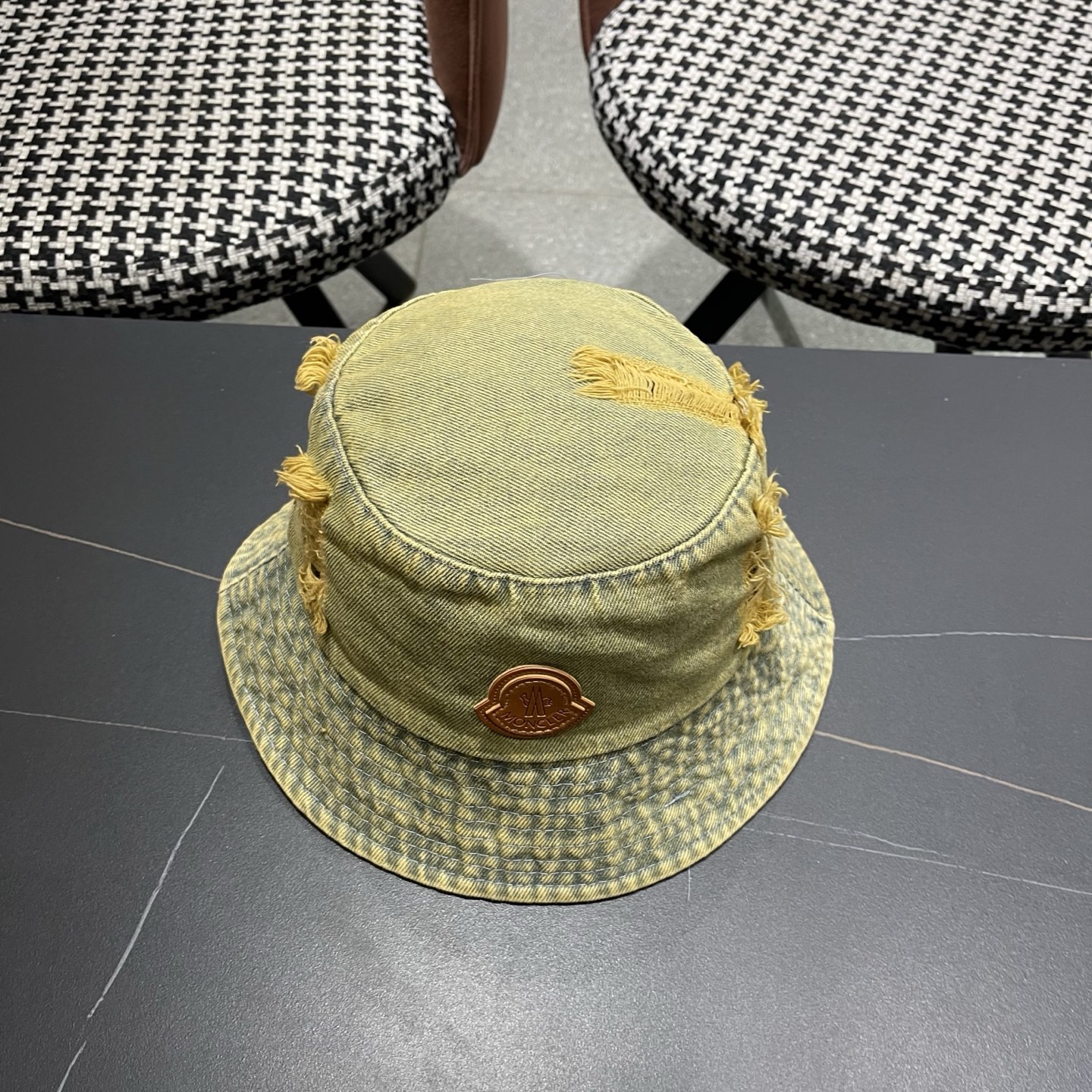 Moncler蒙口 日韩系光版破洞牛仔布做旧休闲复古时尚百搭街头出游渔夫帽新款
