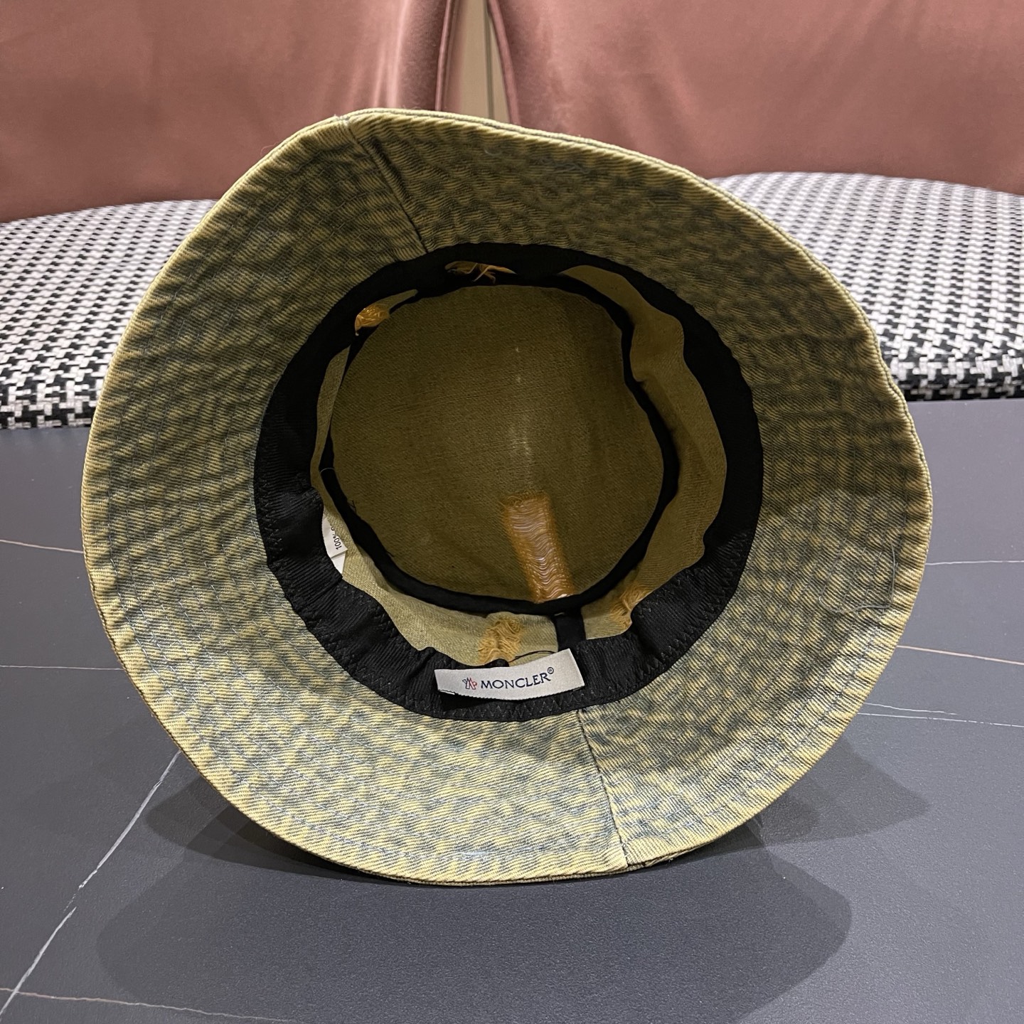 Moncler蒙口 日韩系光版破洞牛仔布做旧休闲复古时尚百搭街头出游渔夫帽新款