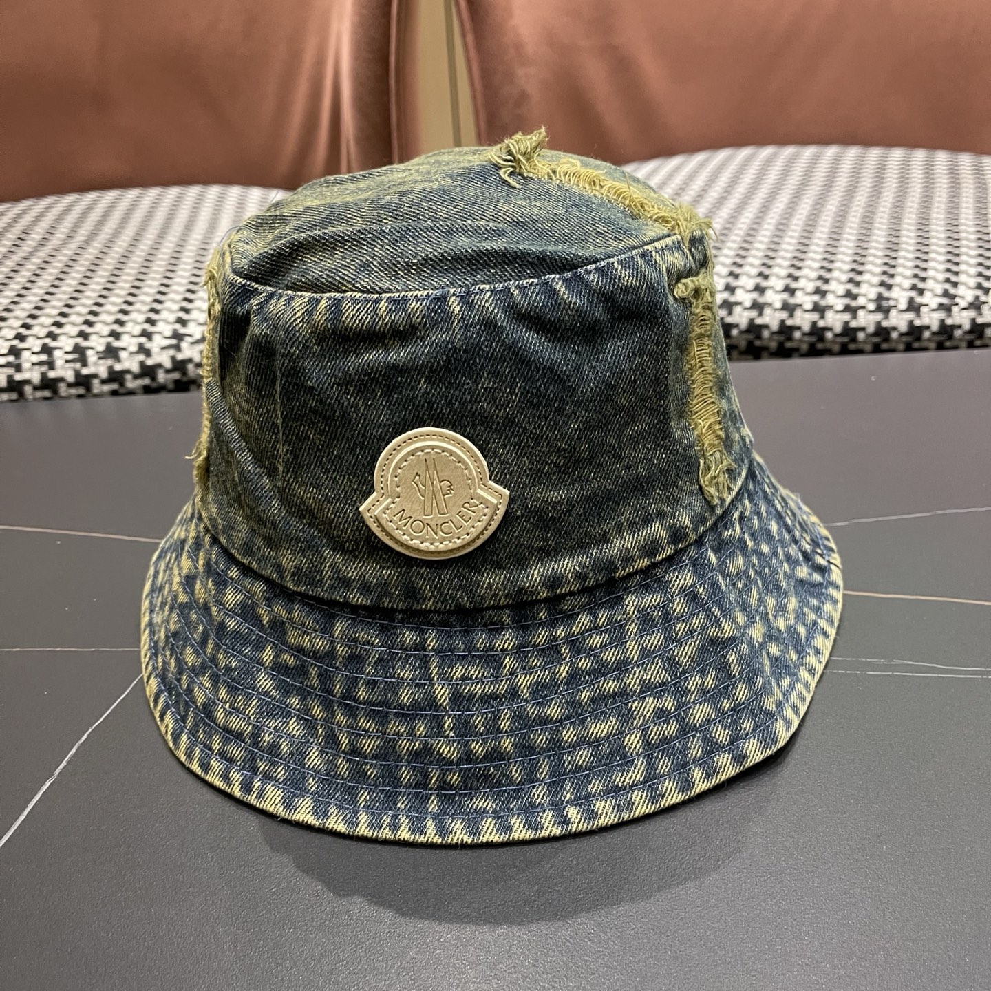 Moncler蒙口 日韩系光版破洞牛仔布做旧休闲复古时尚百搭街头出游渔夫帽新款