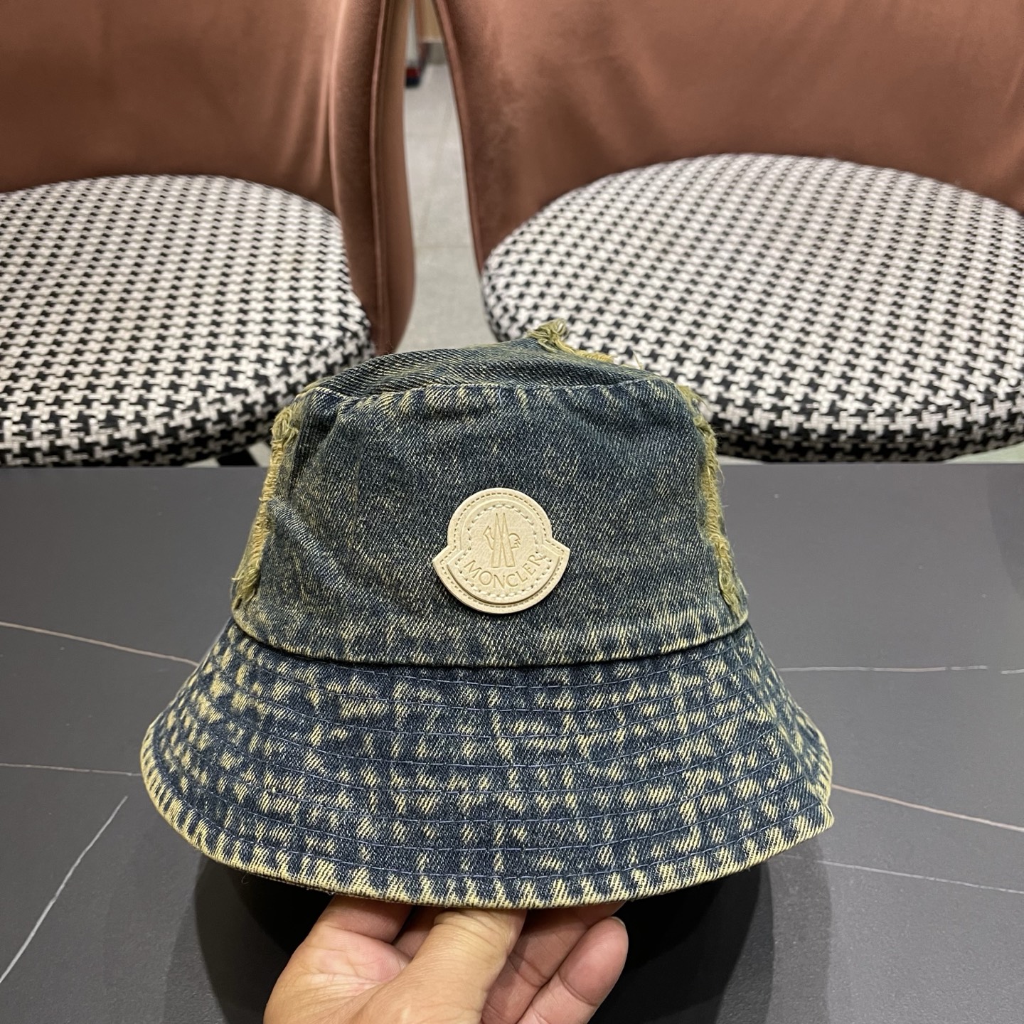 Moncler蒙口 日韩系光版破洞牛仔布做旧休闲复古时尚百搭街头出游渔夫帽新款