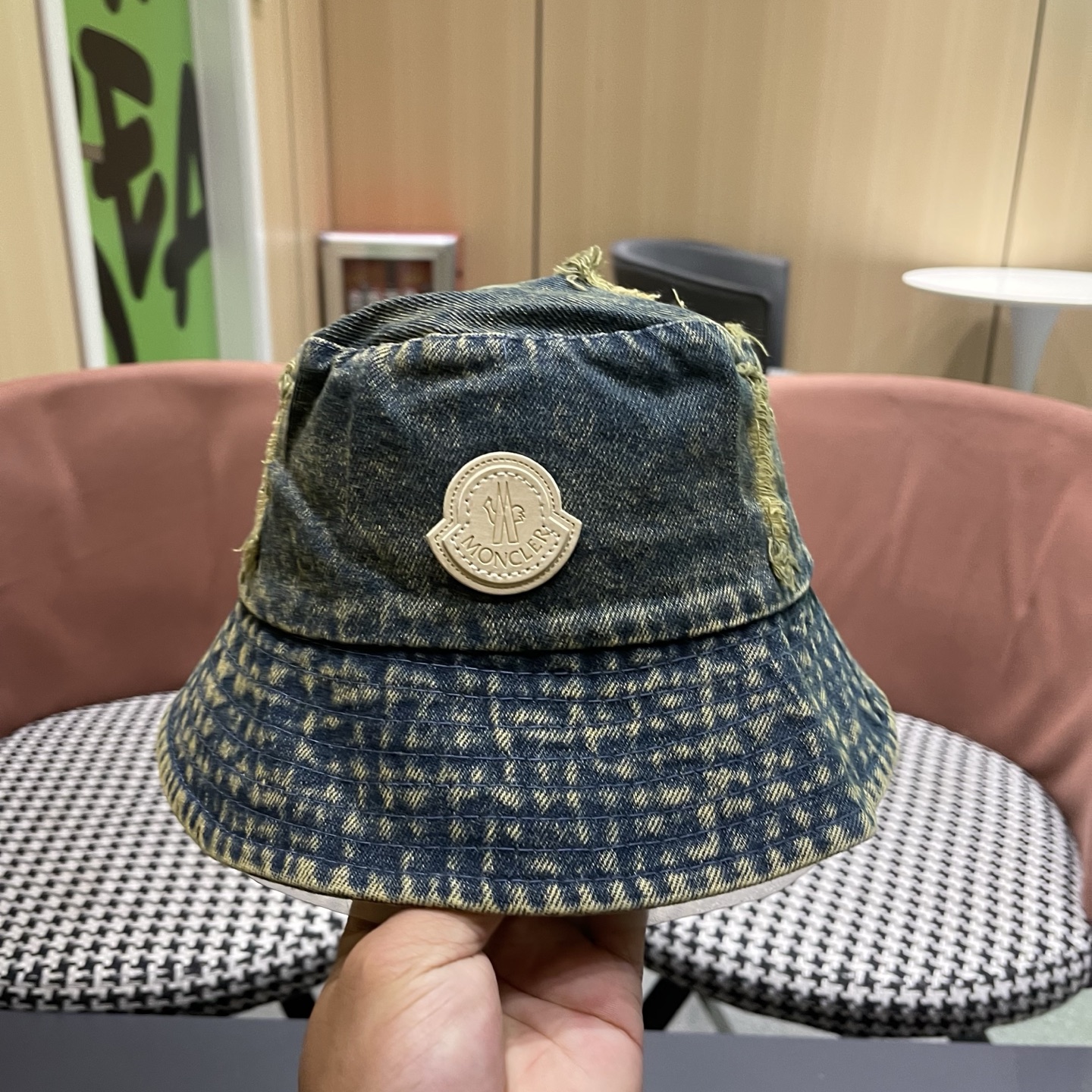 Moncler蒙口 日韩系光版破洞牛仔布做旧休闲复古时尚百搭街头出游渔夫帽新款