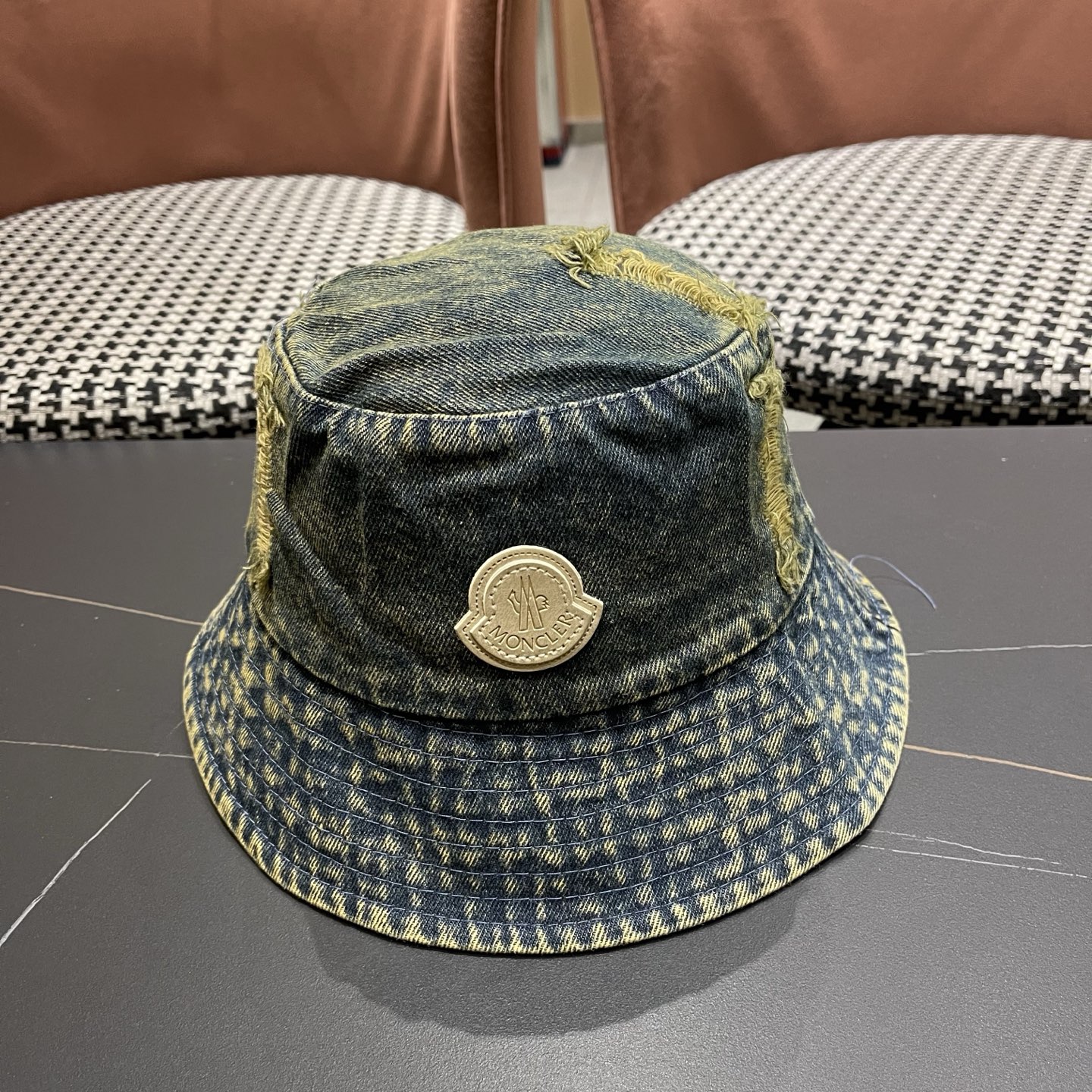 Moncler蒙口 日韩系光版破洞牛仔布做旧休闲复古时尚百搭街头出游渔夫帽新款