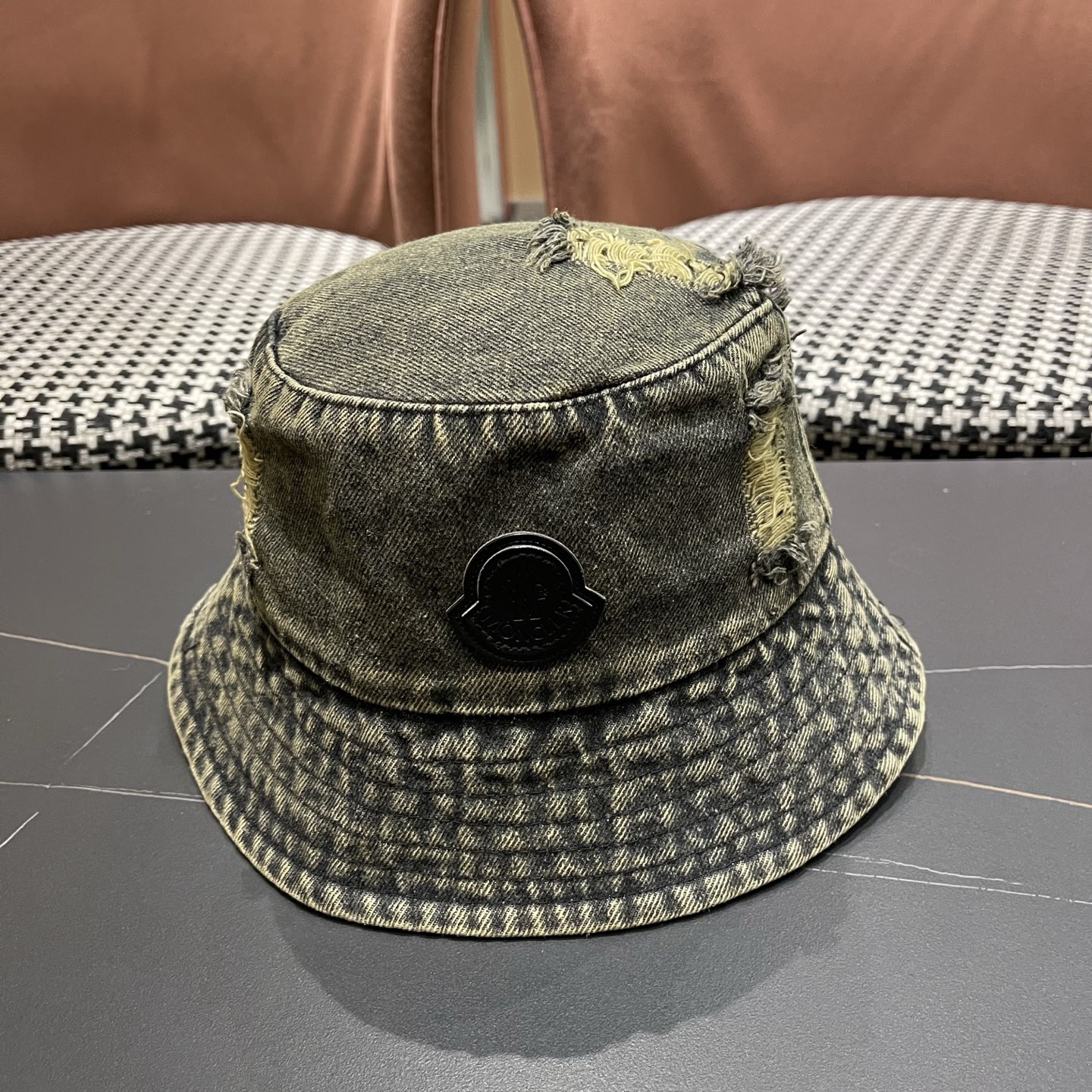 NO:742766,Moncler masked Japanese and Korean style ripped denim old casual retro fashion all-match street outing fisherman hat new hat straw hat fisherman hat baseball cap, hat, Moncler, espadrilles, hats19860909Moncler蒙口 日韩系光版破洞牛仔布做旧休闲复古时尚百搭街头出游渔夫帽新款 帽子草帽渔夫帽棒球帽,帽子,Moncler,espadrilles,hats,hat