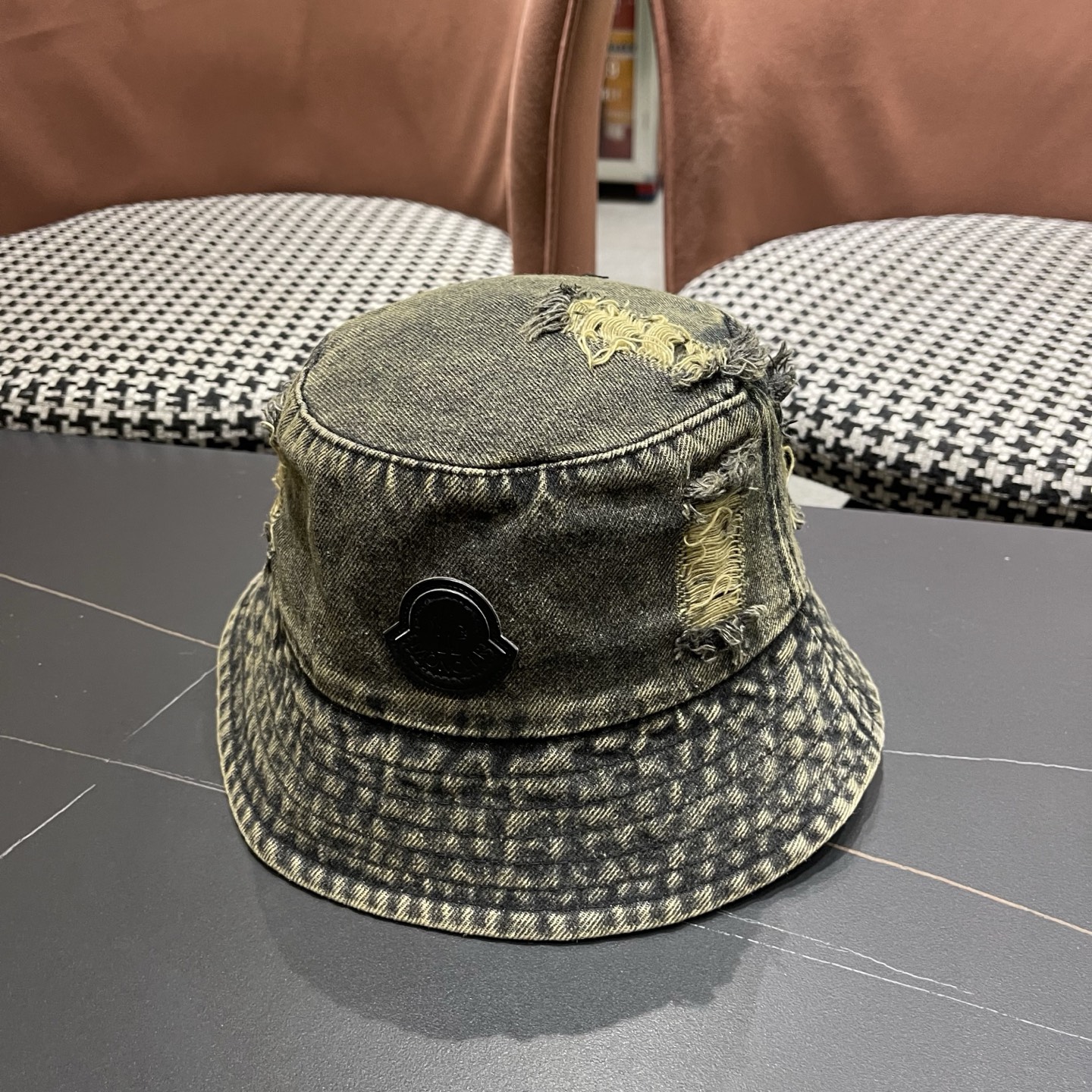 Moncler蒙口 日韩系光版破洞牛仔布做旧休闲复古时尚百搭街头出游渔夫帽新款