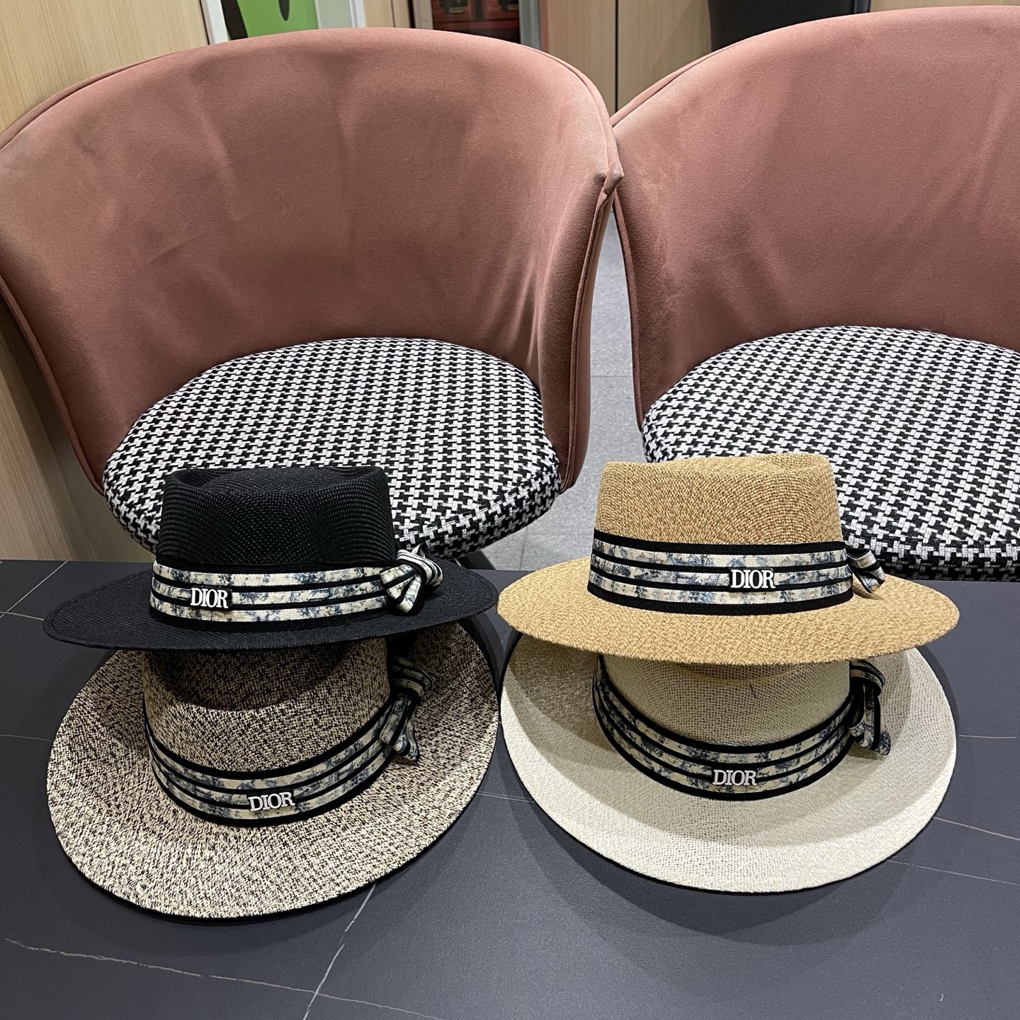 Dior迪奥 法式平顶礼帽女夏季编织平顶草帽女款百搭时尚遮阳显脸小法式草帽