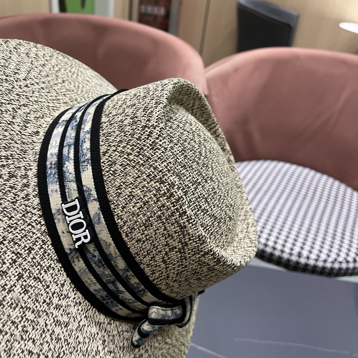 Dior迪奥 法式平顶礼帽女夏季编织平顶草帽女款百搭时尚遮阳显脸小法式草帽