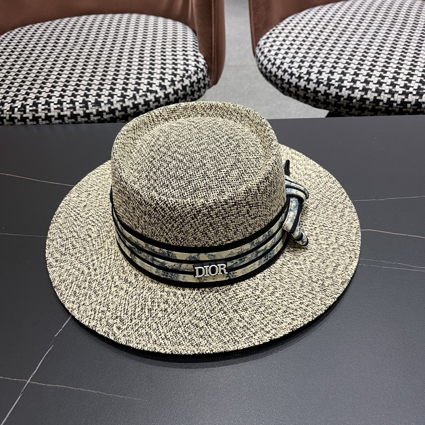 NO:742806,Dior Dior French flat top hat for women, summer woven flat top straw hat for women, versatile and fashionable, sunshade and face, small French straw hat, straw hat, fisherman hat, baseball cap, hat, dior, dior, espadrilles, hats19860909Dior迪奥 法式平顶礼帽女夏季编织平顶草帽女款百搭时尚 遮阳显脸小法式草帽帽子草帽渔夫帽棒球帽,帽子,dior,dior,espadrilles,hats,hat