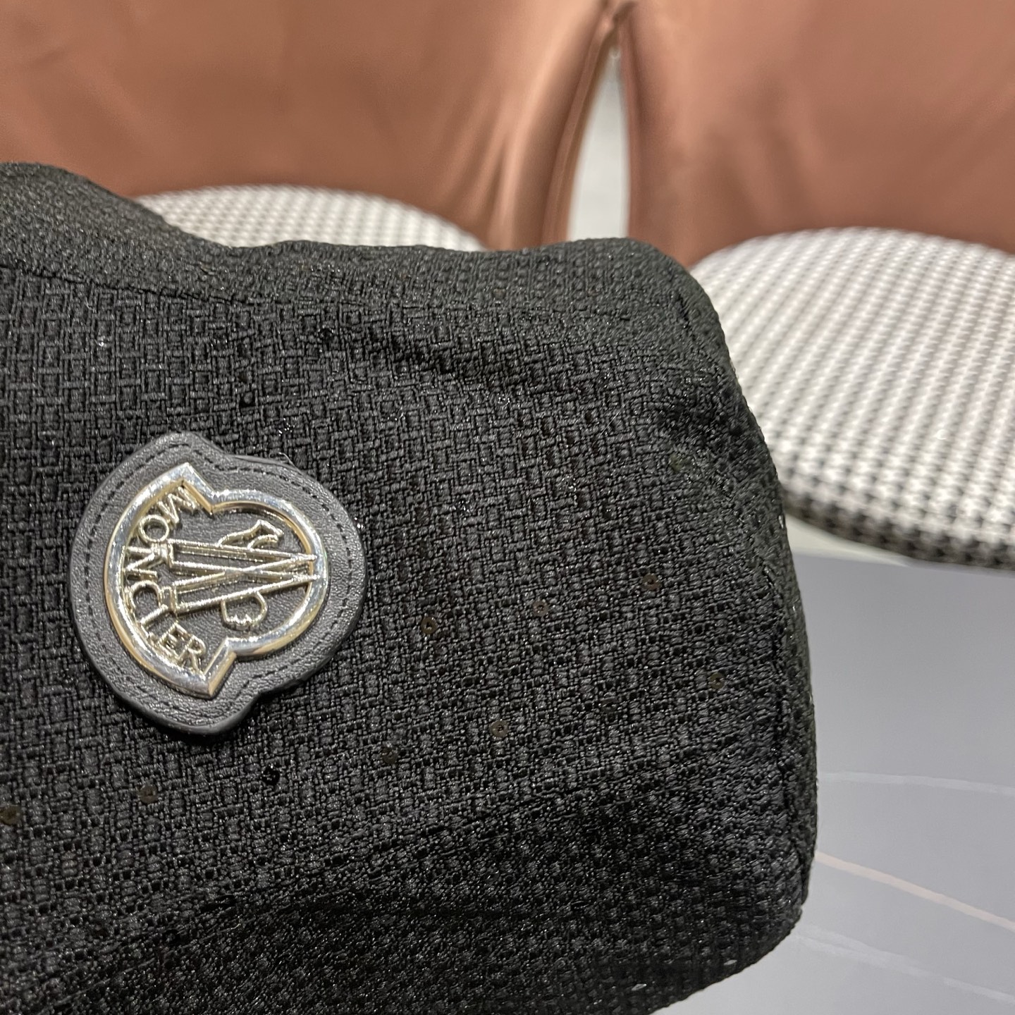 MONCLER（蒙口）重工烫钻渔夫帽子女显脸小水桶帽新款户外出游可折叠百搭盆帽