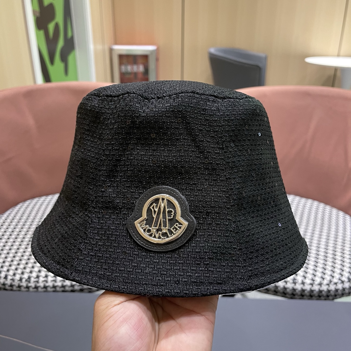 MONCLER（蒙口）重工烫钻渔夫帽子女显脸小水桶帽新款户外出游可折叠百搭盆帽