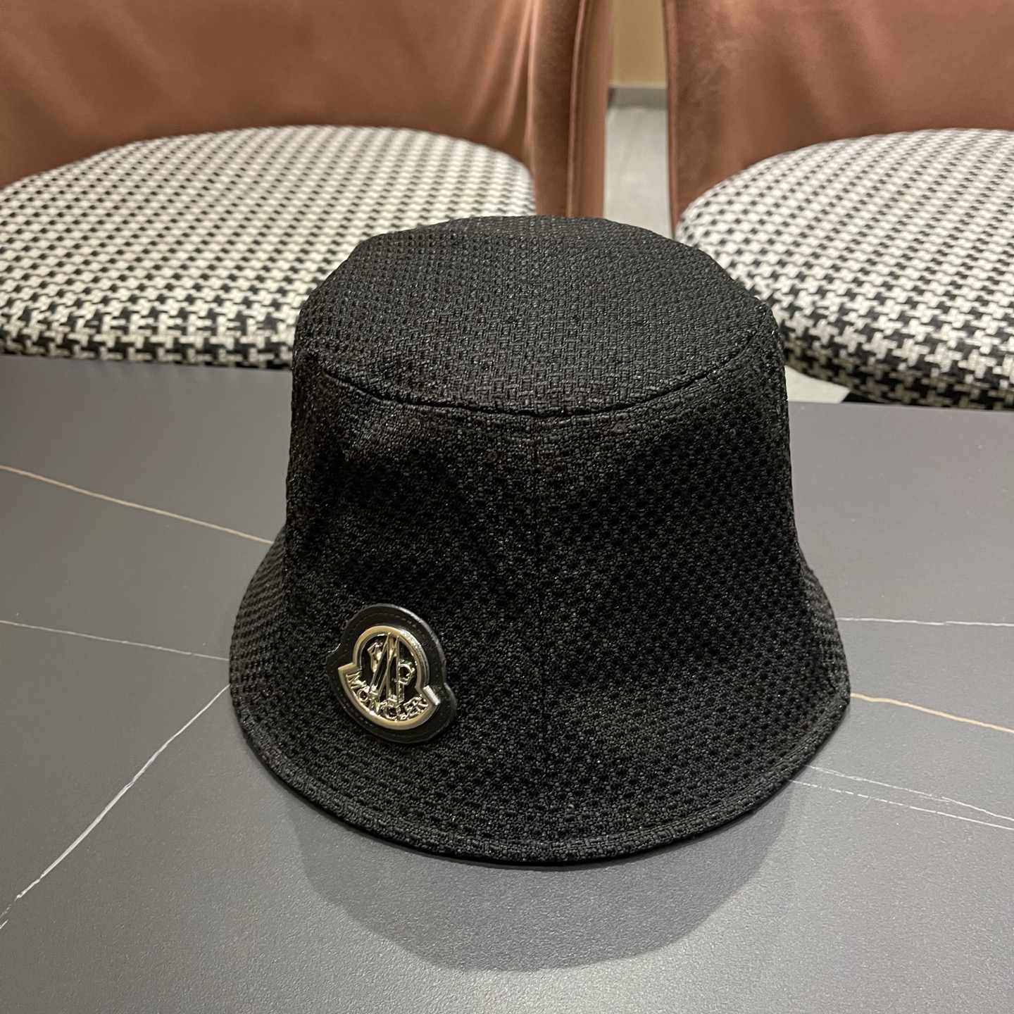 MONCLER（蒙口）重工烫钻渔夫帽子女显脸小水桶帽新款户外出游可折叠百搭盆帽
