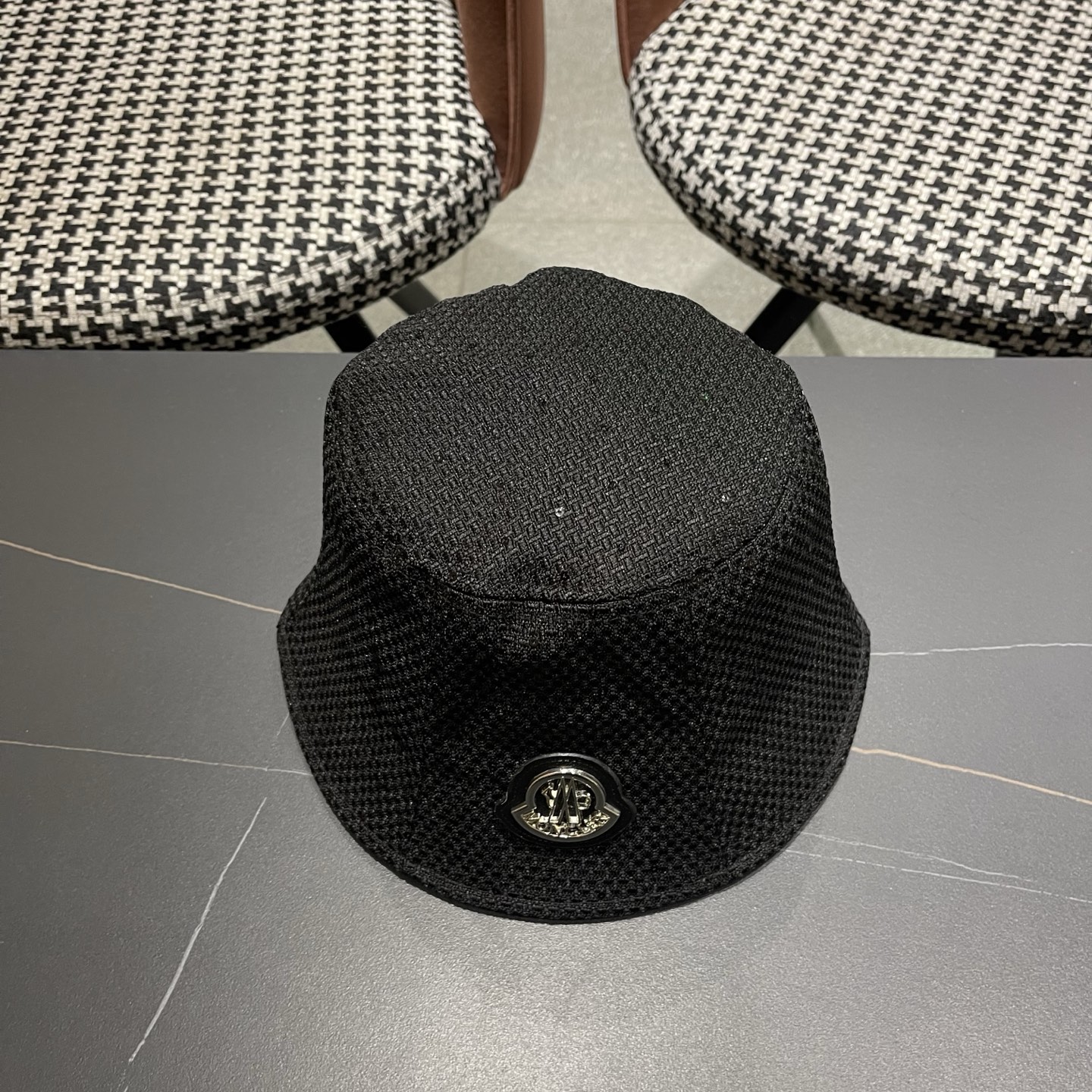 MONCLER（蒙口）重工烫钻渔夫帽子女显脸小水桶帽新款户外出游可折叠百搭盆帽