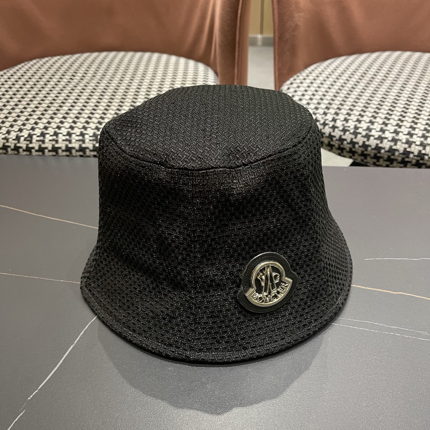 MONCLER（蒙口）重工烫钻渔夫帽子女显脸小水桶帽新款户外出游可折叠百搭盆帽