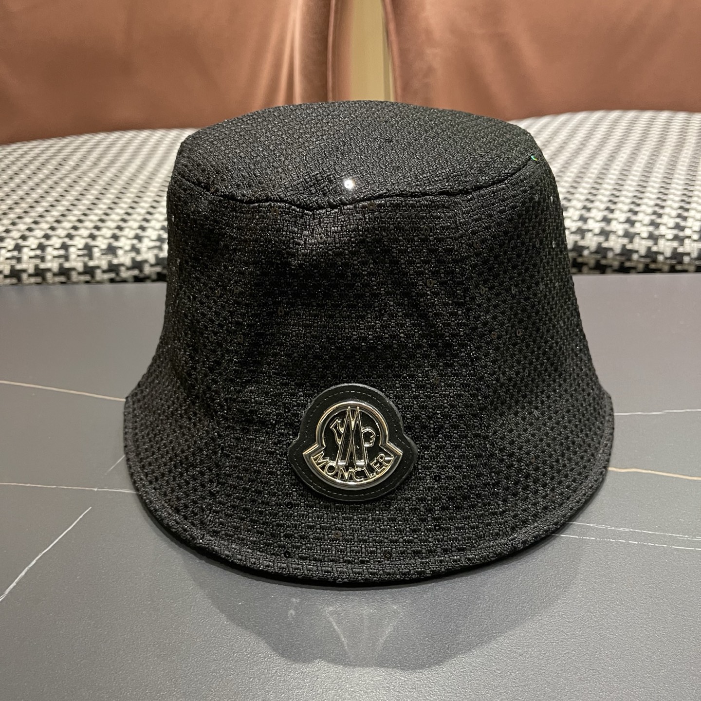 MONCLER（蒙口）重工烫钻渔夫帽子女显脸小水桶帽新款户外出游可折叠百搭盆帽