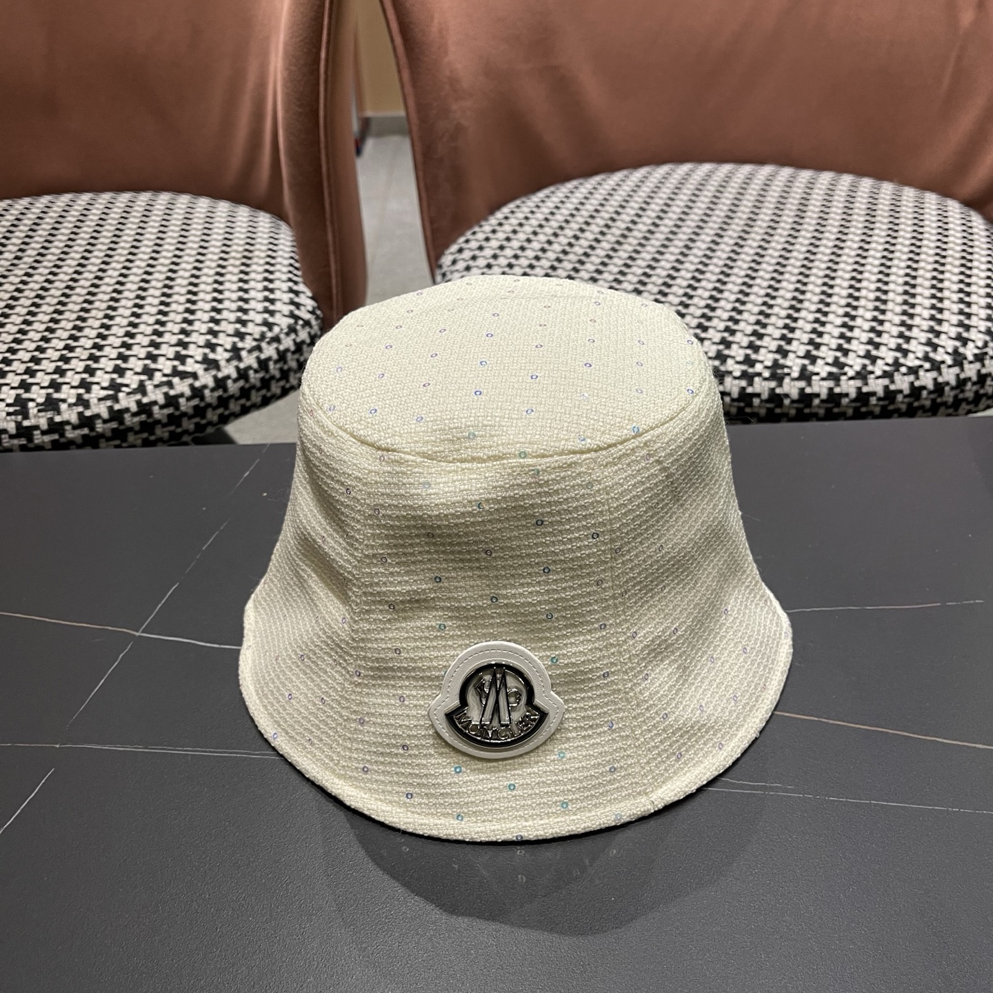 NO:742783,MONCLER (meng mouth) heavy industry hot-drilled fisherman hat women's face-showing small bucket hat new outdoor travel foldable versatile basin hat straw hat fisherman hat baseball cap, hat, Moncler, espadrilles, hats19860909MONCLER（蒙口） 重工烫钻渔夫帽子女显脸小水桶帽新款户外出游可折叠百搭盆帽帽子草帽渔夫帽棒球帽,帽子,Moncler,espadrilles,hats,hat