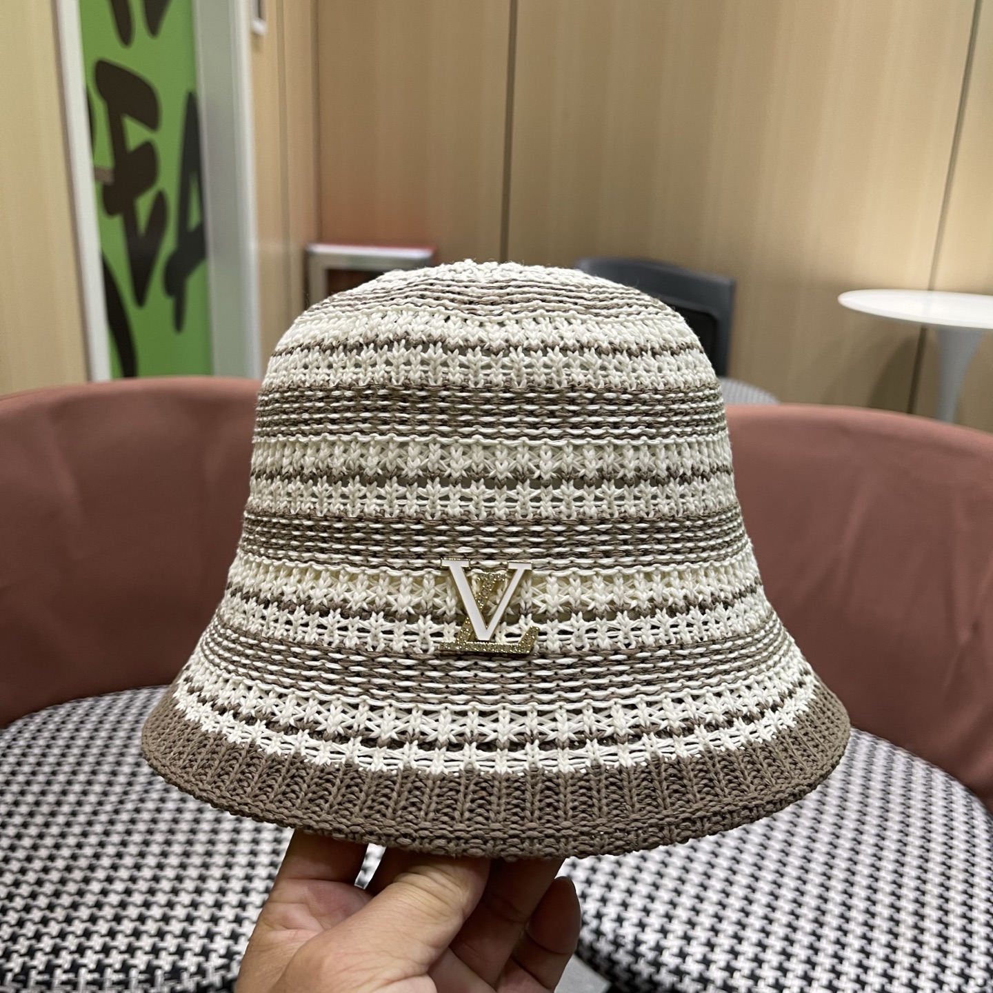 LV路易威登 复古线条春夏编织渔夫帽横条纹女帽子软顶盆帽百搭防晒出游遮阳帽