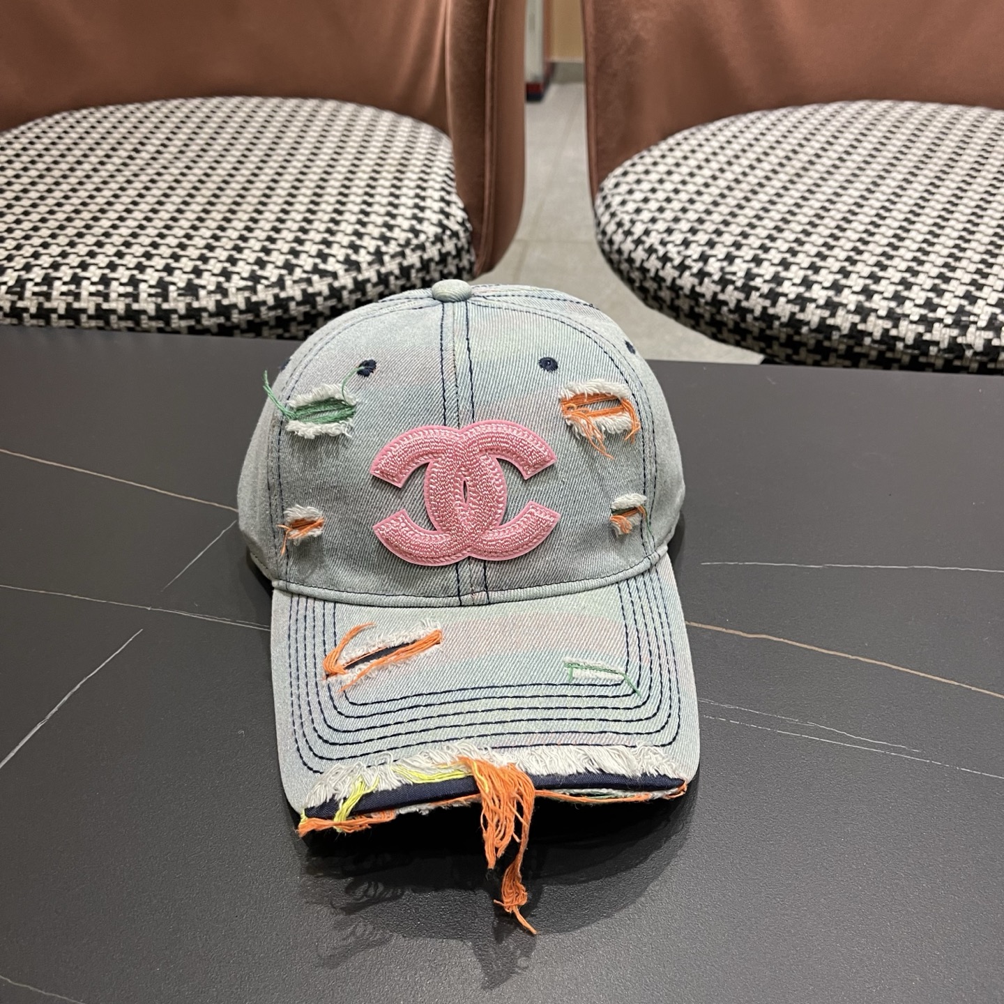 香奈儿CHANEL 新款破洞棒球帽，小香经典简约，时尚休闲设计 跑量新品