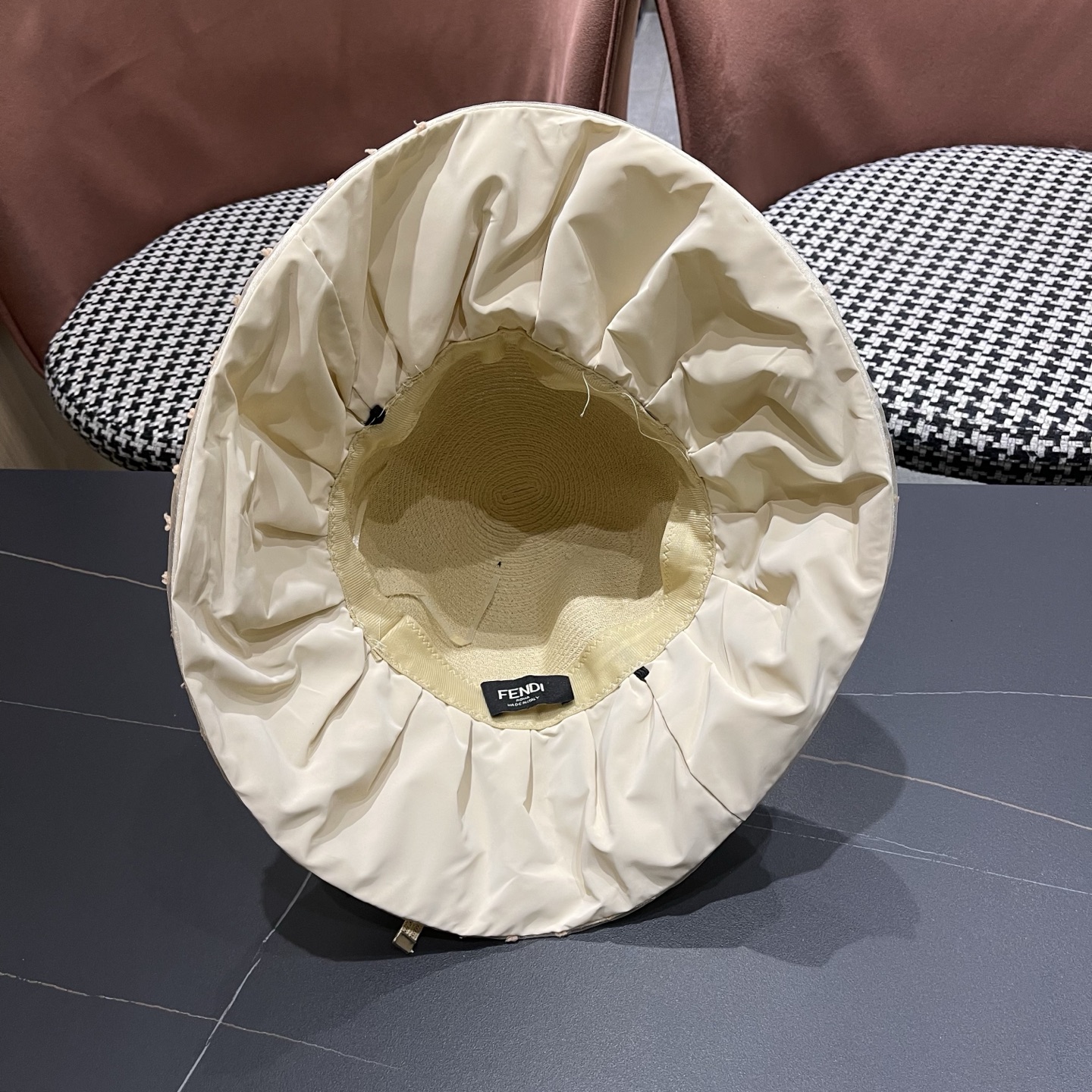 Fendi 芬迪气质新款太阳帽大帽檐渔夫帽子女款遮阳帽渔夫帽防晒帽女防紫外线