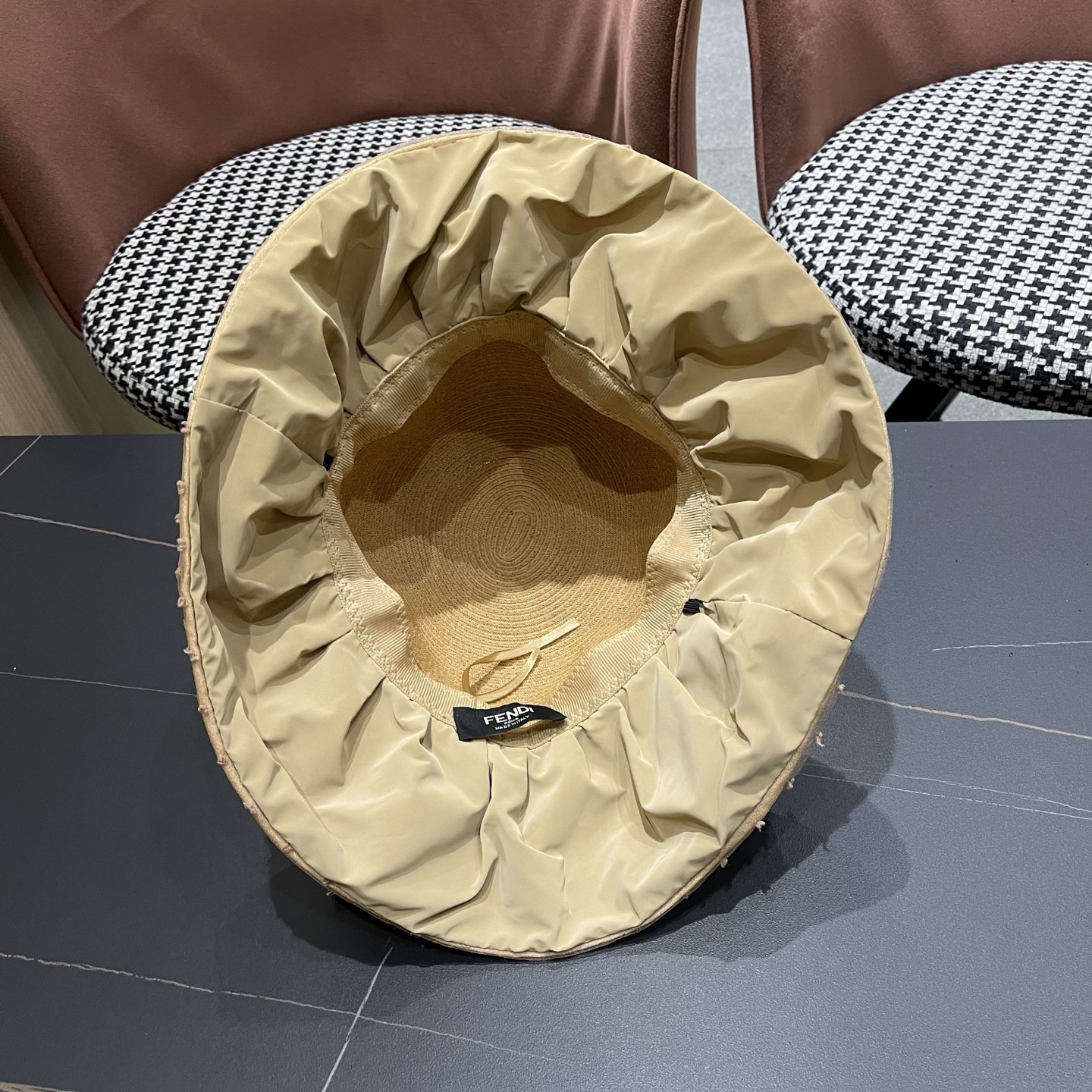 Fendi 芬迪气质新款太阳帽大帽檐渔夫帽子女款遮阳帽渔夫帽防晒帽女防紫外线