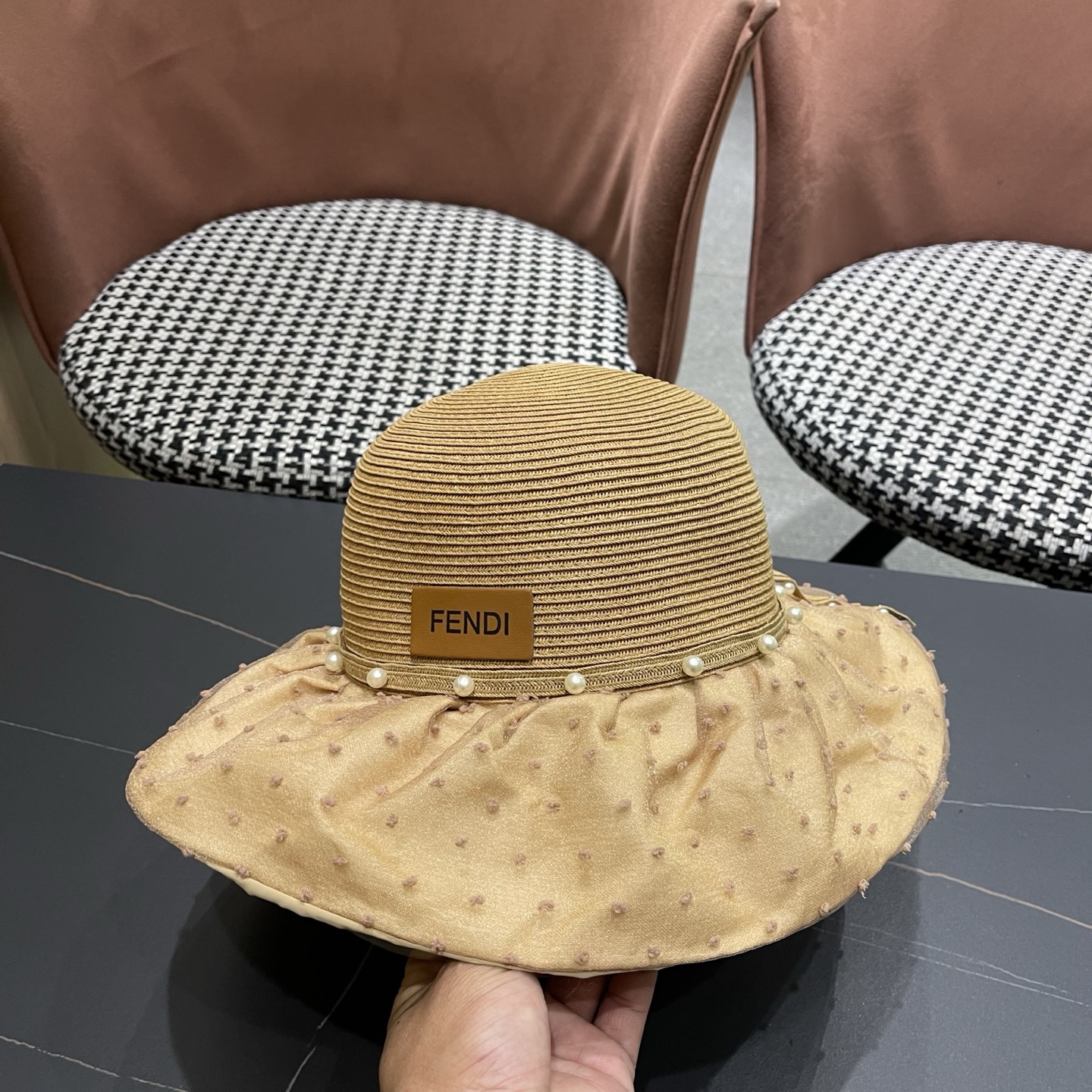 Fendi 芬迪气质新款太阳帽大帽檐渔夫帽子女款遮阳帽渔夫帽防晒帽女防紫外线