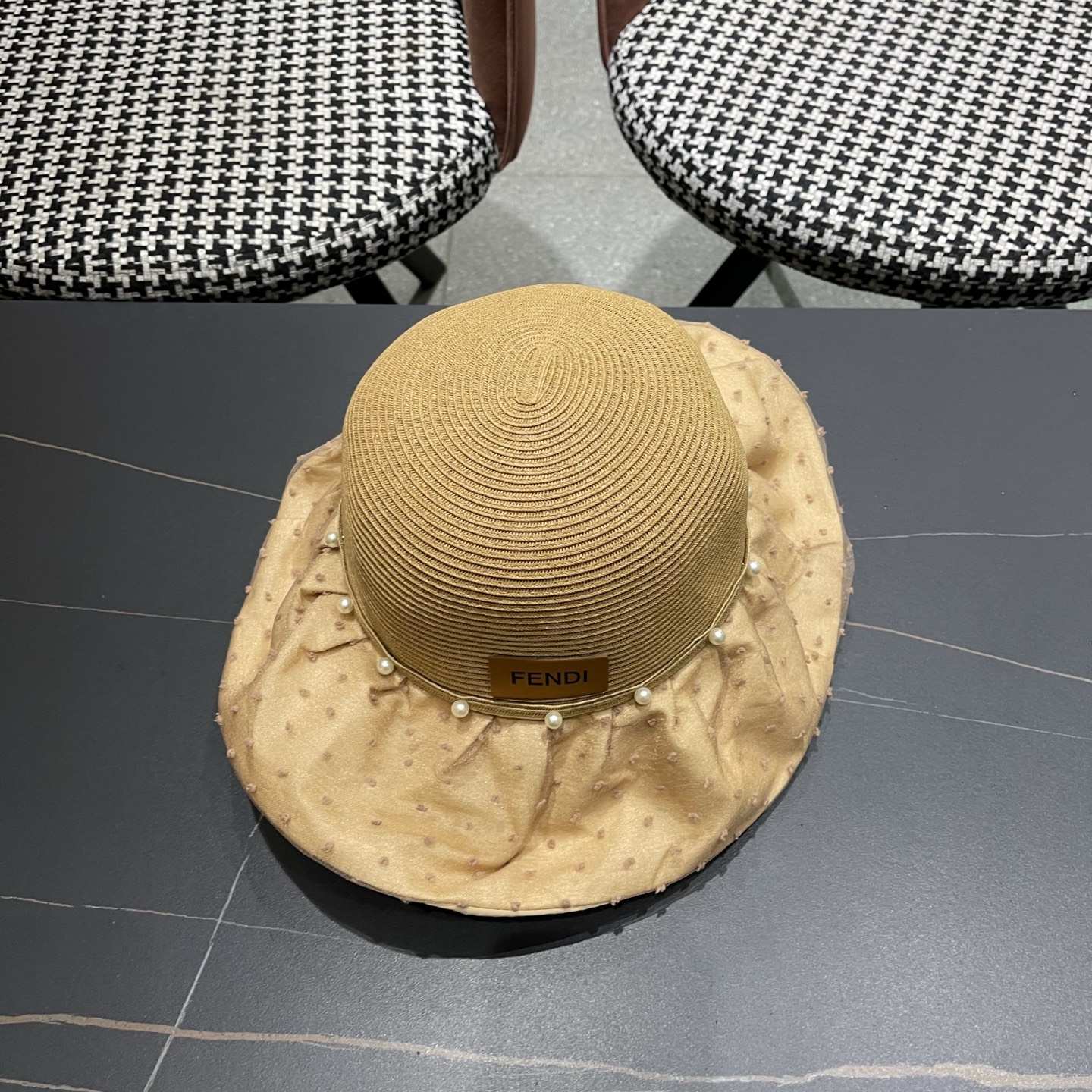 Fendi 芬迪气质新款太阳帽大帽檐渔夫帽子女款遮阳帽渔夫帽防晒帽女防紫外线