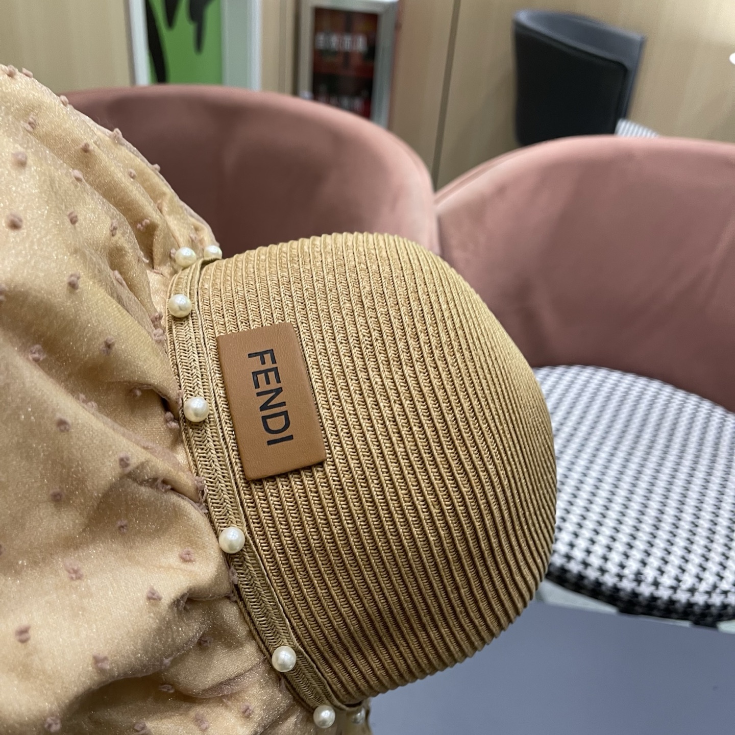 Fendi 芬迪气质新款太阳帽大帽檐渔夫帽子女款遮阳帽渔夫帽防晒帽女防紫外线