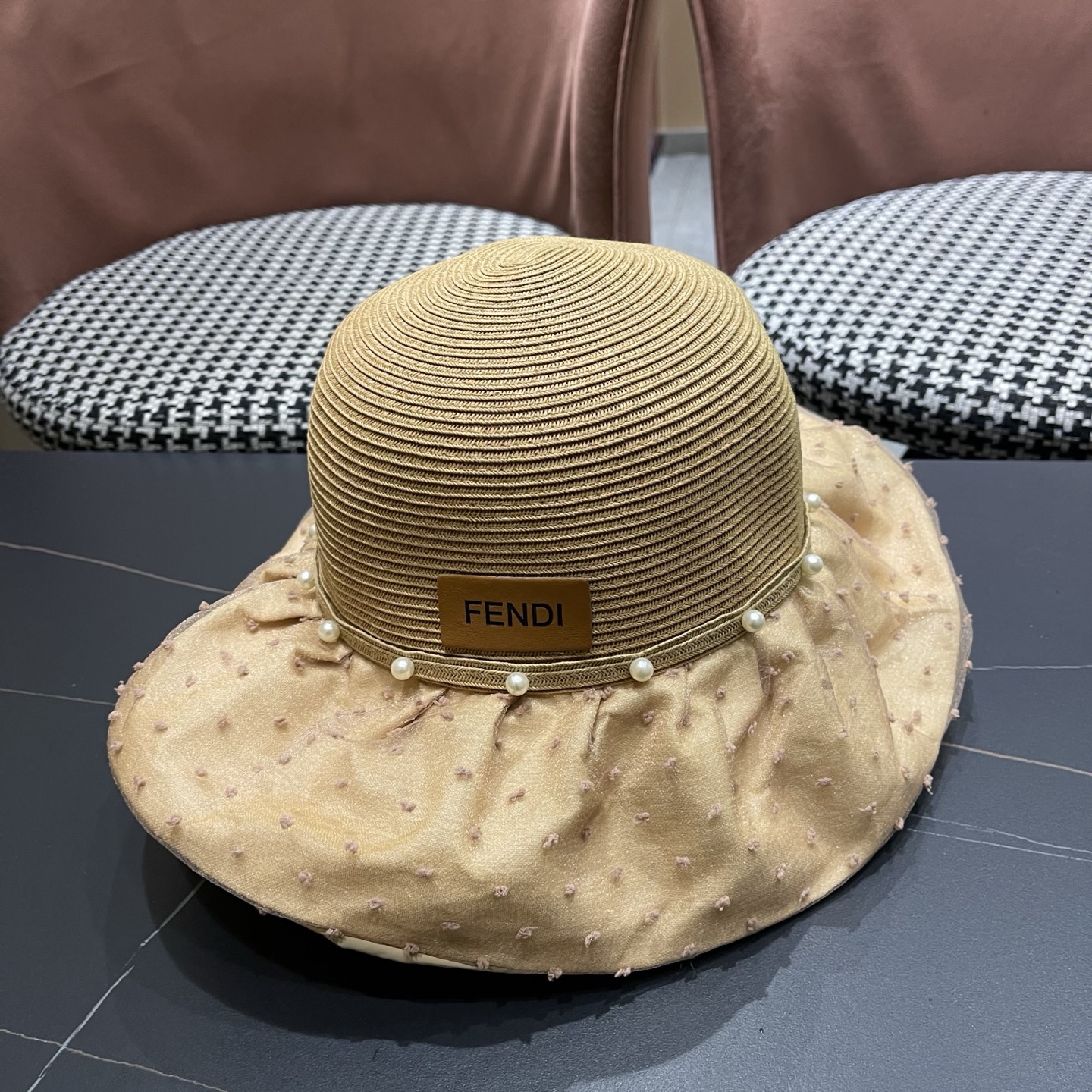 Fendi 芬迪气质新款太阳帽大帽檐渔夫帽子女款遮阳帽渔夫帽防晒帽女防紫外线