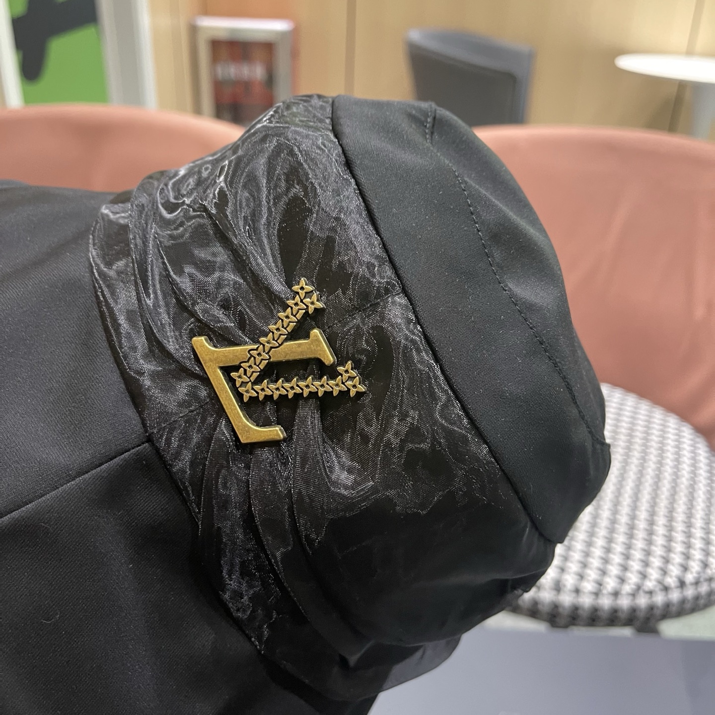 LV渔夫帽🧢新款路易威登轻便防晒渔夫帽🧢 火爆出货，质量超赞👍 时尚百搭