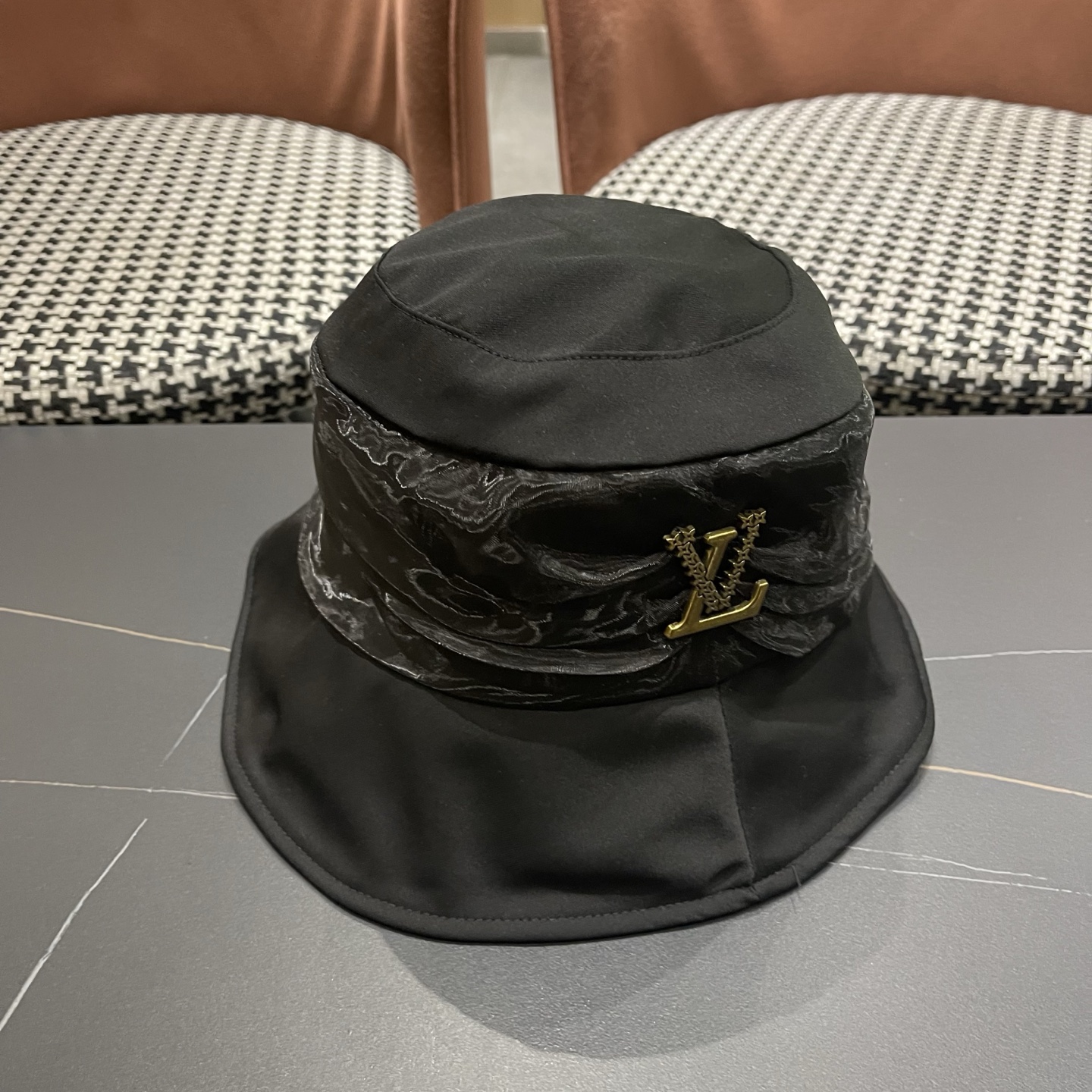 LV渔夫帽🧢新款路易威登轻便防晒渔夫帽🧢 火爆出货，质量超赞👍 时尚百搭