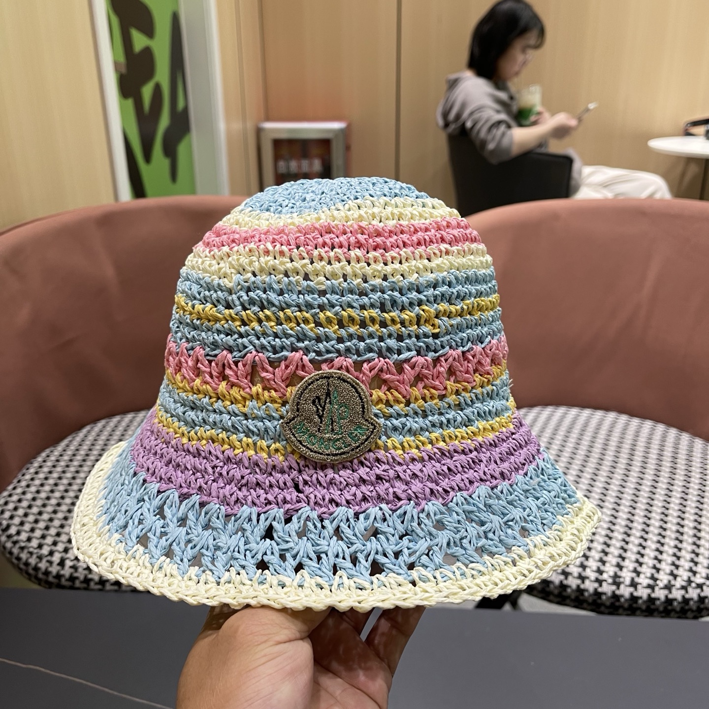 MONCLER（蒙口)波西米亚风渔夫帽可折叠草编遮阳帽彩虹拼色盆帽显脸小大帽檐帽