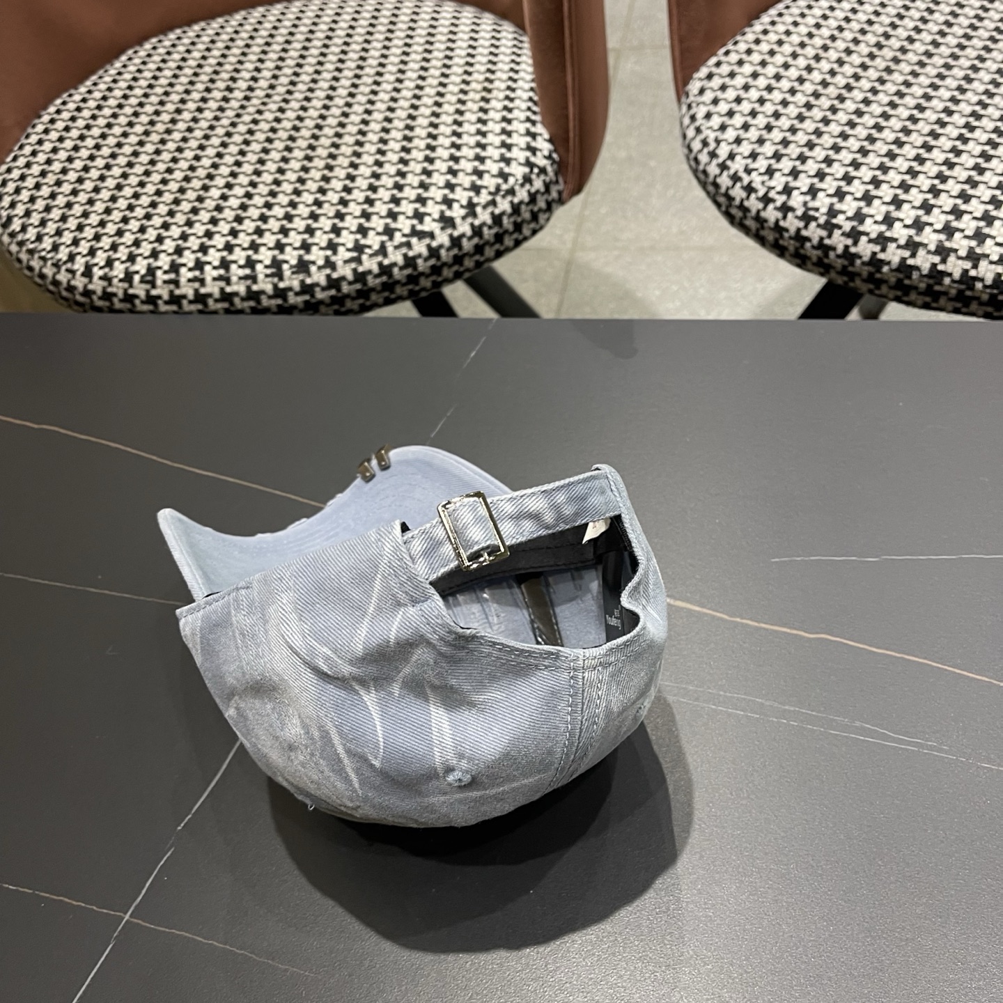 MONCLER（蒙口）早春新款洗水做旧破洞棒球帽，男女同款