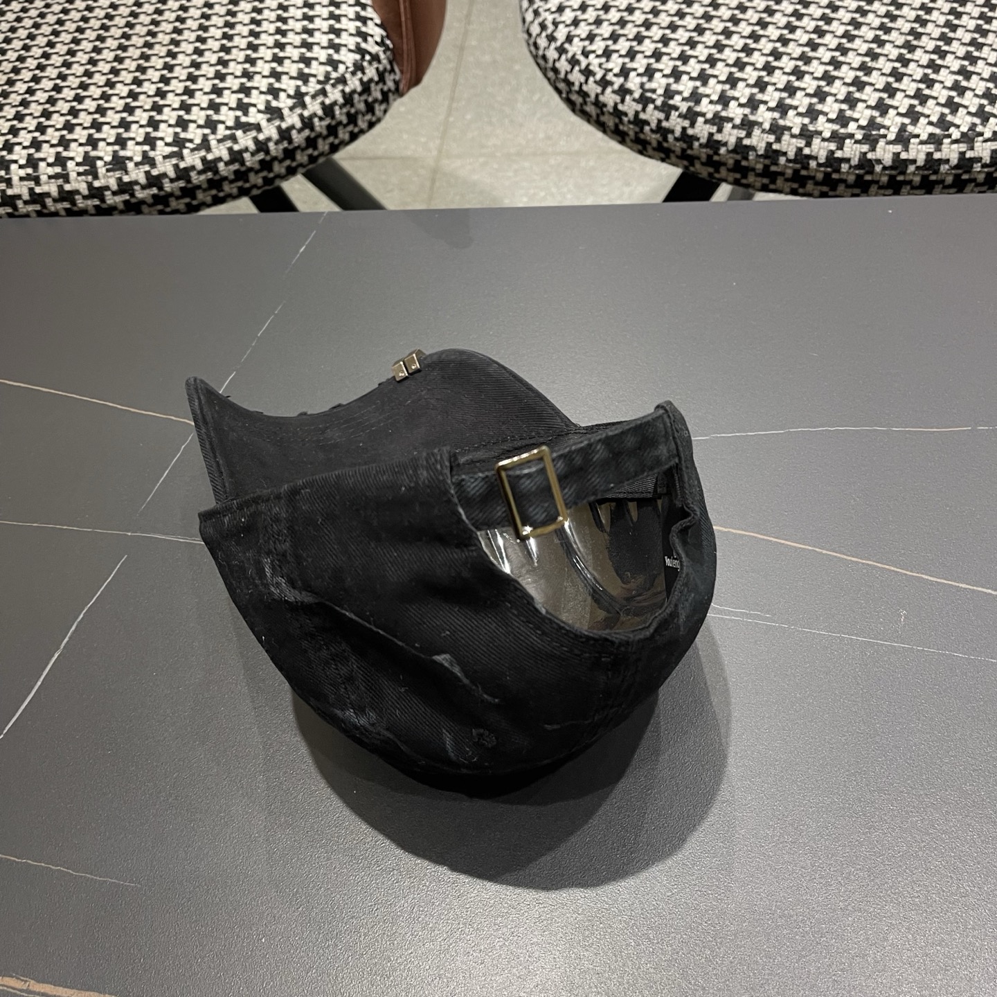 MONCLER（蒙口）早春新款洗水做旧破洞棒球帽，男女同款