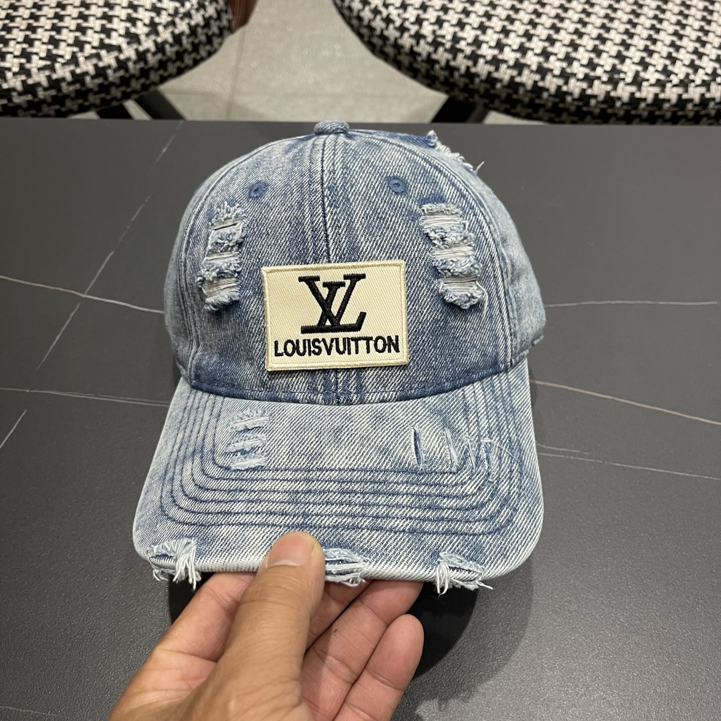 LV路易威登2026新款牛仔棒球帽洗水牛仔风街头风十足更符合现在时尚小哥哥小姐姐的style，机场街拍超