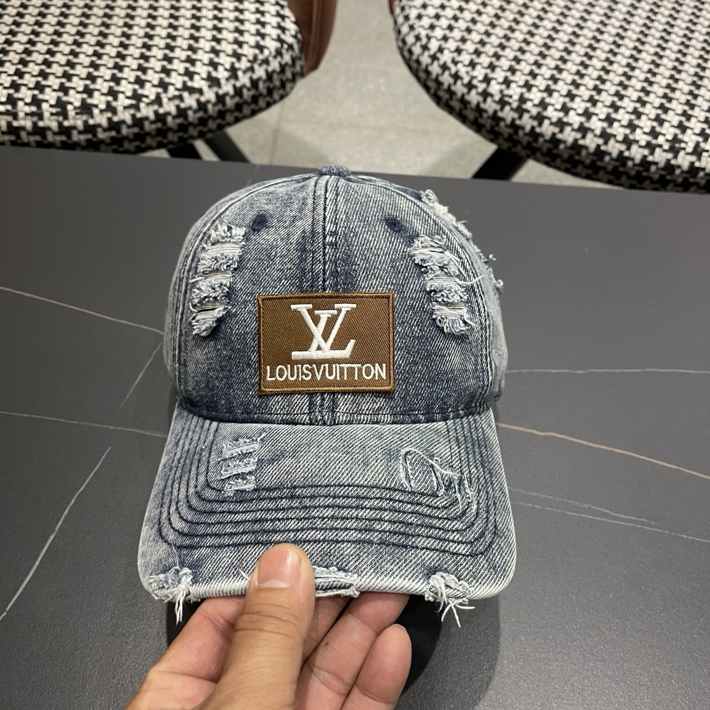 LV路易威登2026新款牛仔棒球帽洗水牛仔风街头风十足更符合现在时尚小哥哥小姐姐的style，机场街拍超