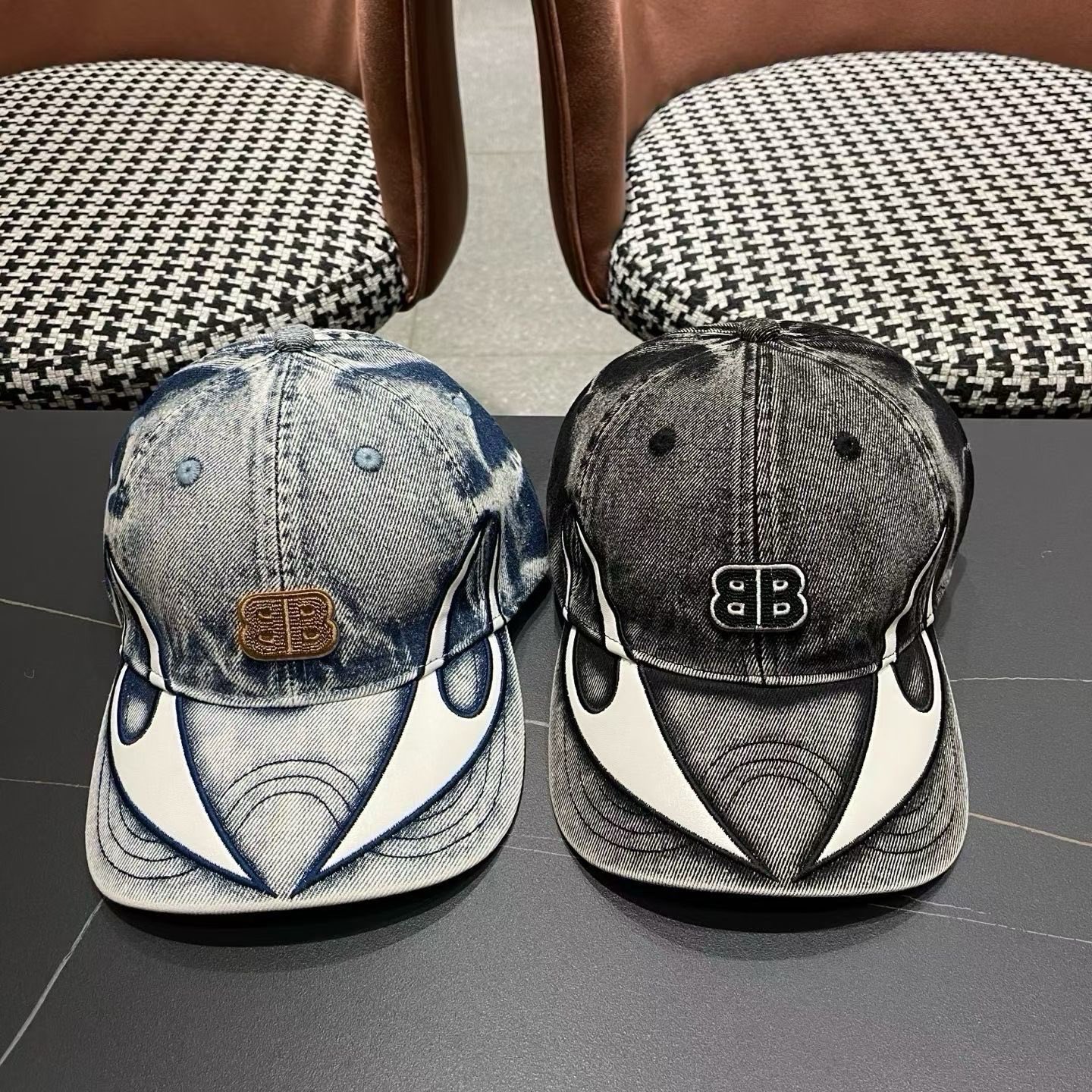 巴黎世家BALENCIAGA 美式水洗牛仔拼皮双刃火焰棒球帽男女街头潮牌大头围重工鸭舌帽子