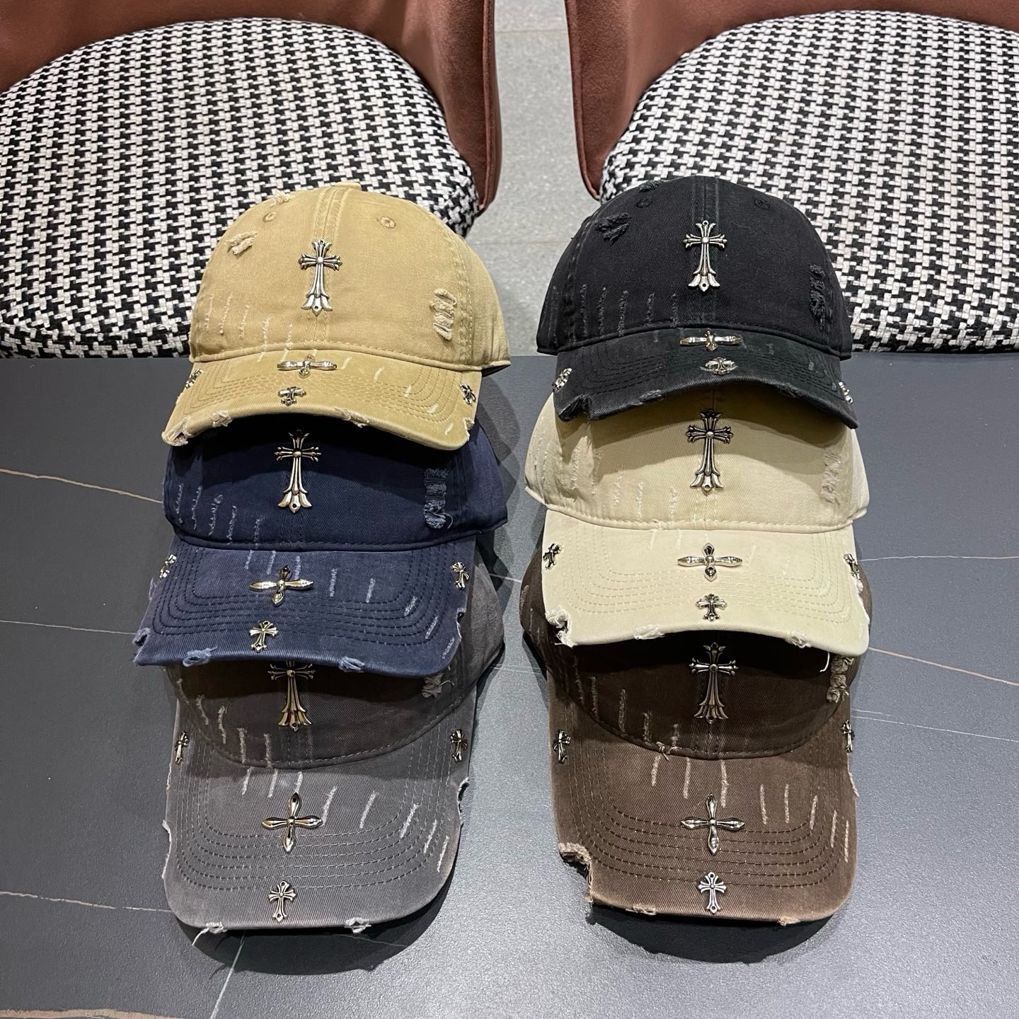 Chrome hearts 克罗心 新款十字架 高品质棒球帽，网红时尚博主同款！墙裂推荐！质量巨好！谁戴