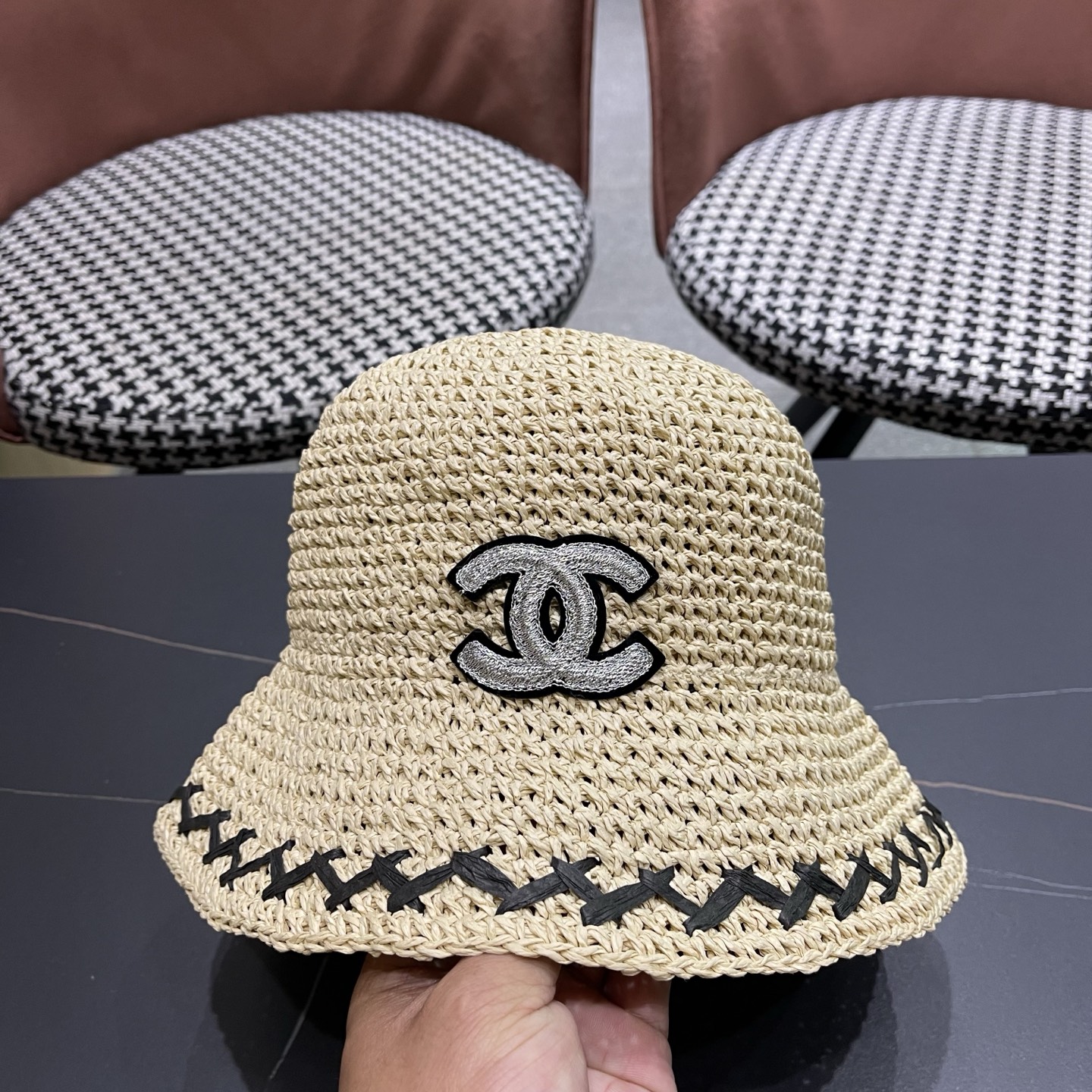 CHANEL香奈儿 韩版编织草帽女度假沙滩帽可折叠透气水桶遮阳帽韩版百搭渔夫帽夏
