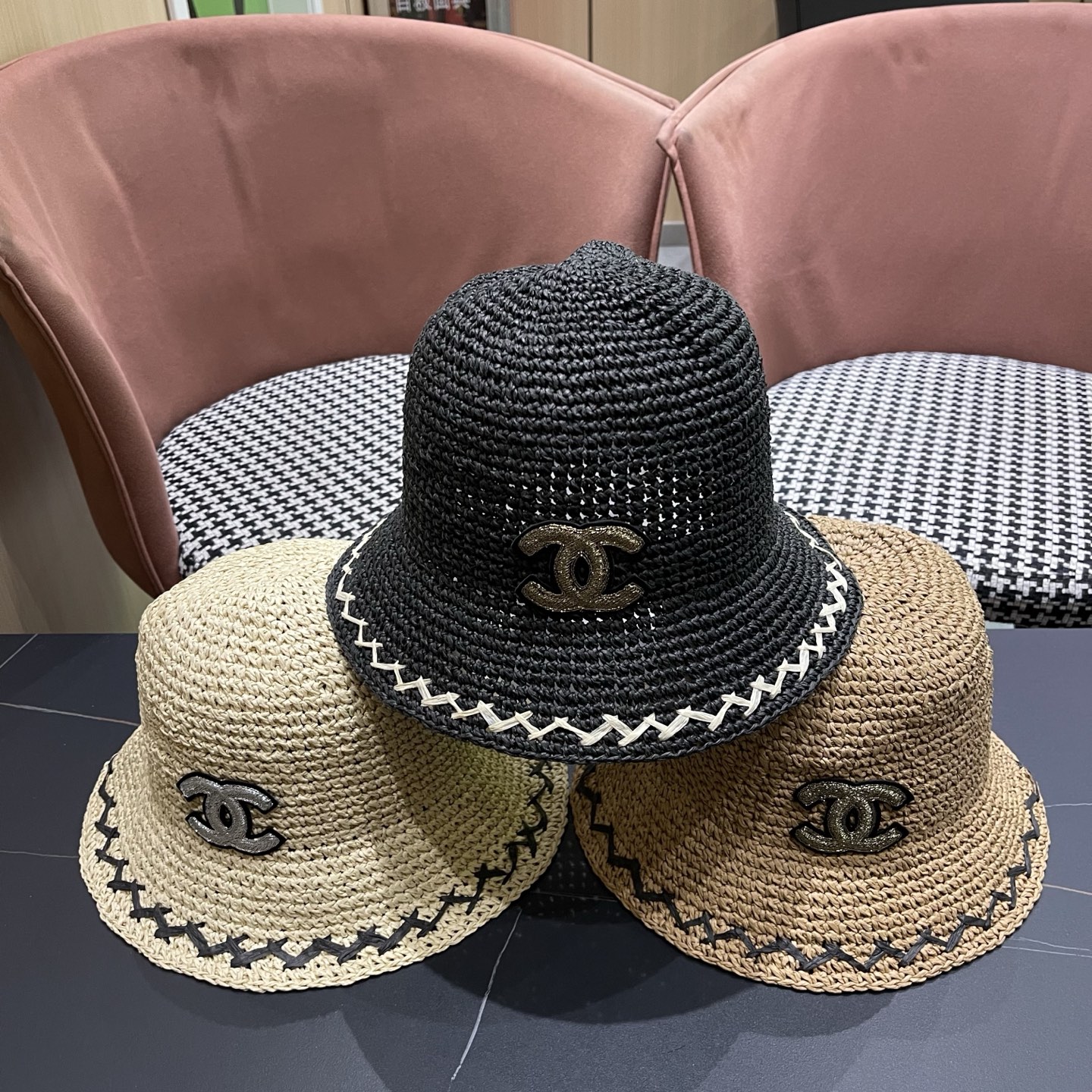 CHANEL香奈儿 韩版编织草帽女度假沙滩帽可折叠透气水桶遮阳帽韩版百搭渔夫帽夏
