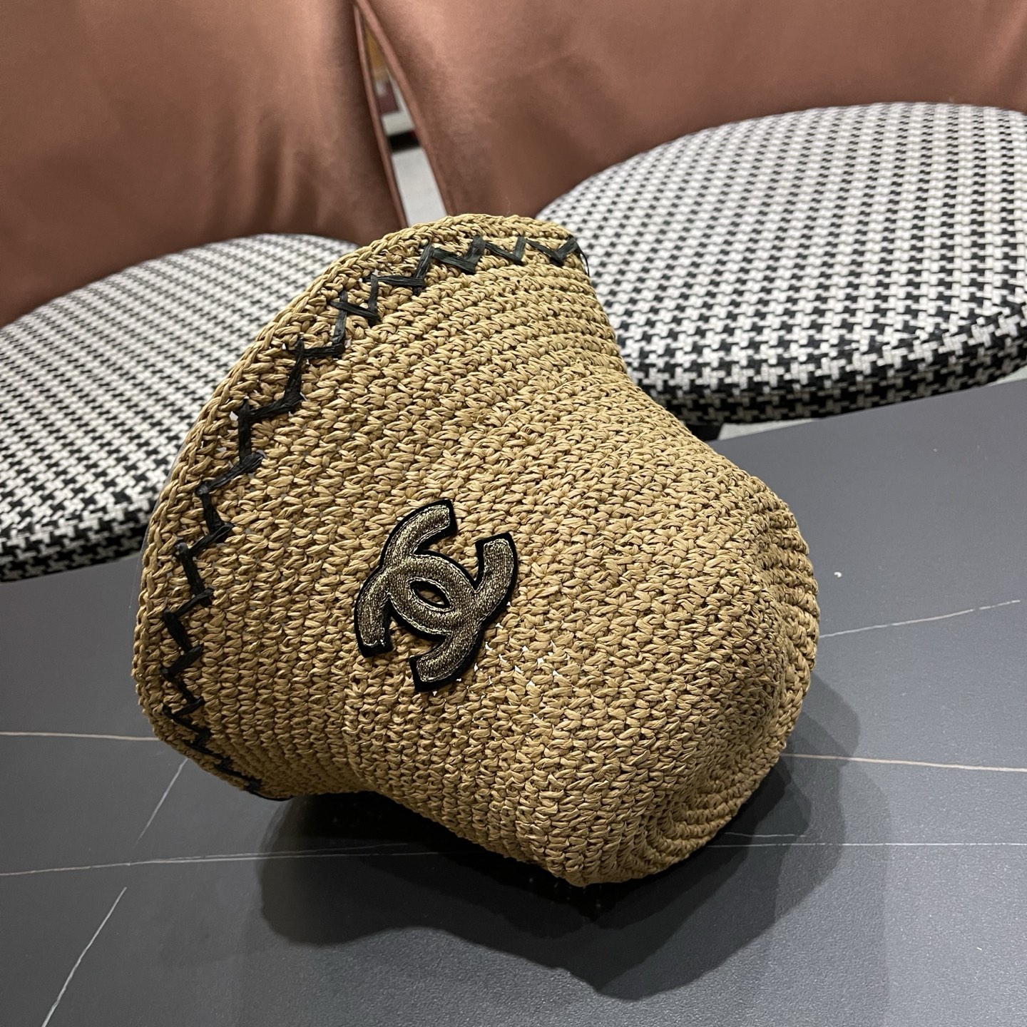 CHANEL香奈儿 韩版编织草帽女度假沙滩帽可折叠透气水桶遮阳帽韩版百搭渔夫帽夏