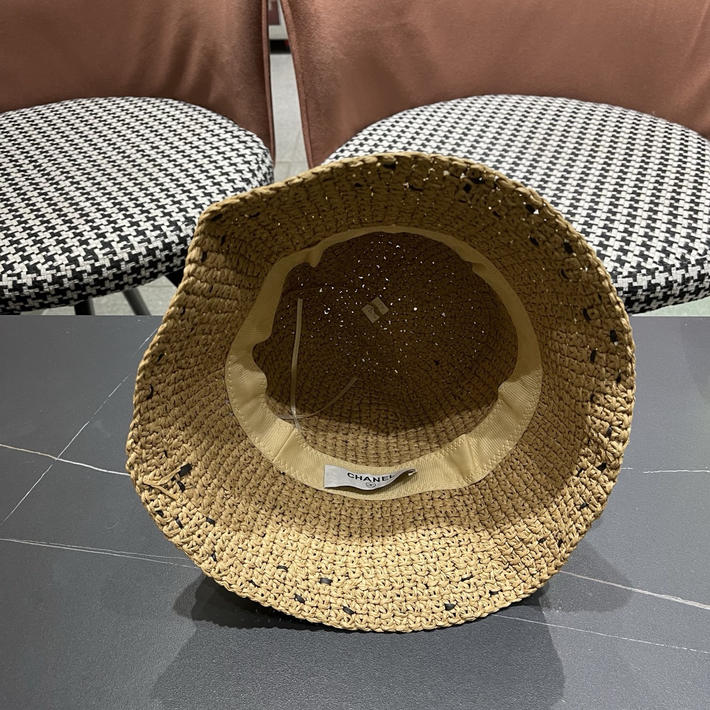 CHANEL香奈儿 韩版编织草帽女度假沙滩帽可折叠透气水桶遮阳帽韩版百搭渔夫帽夏