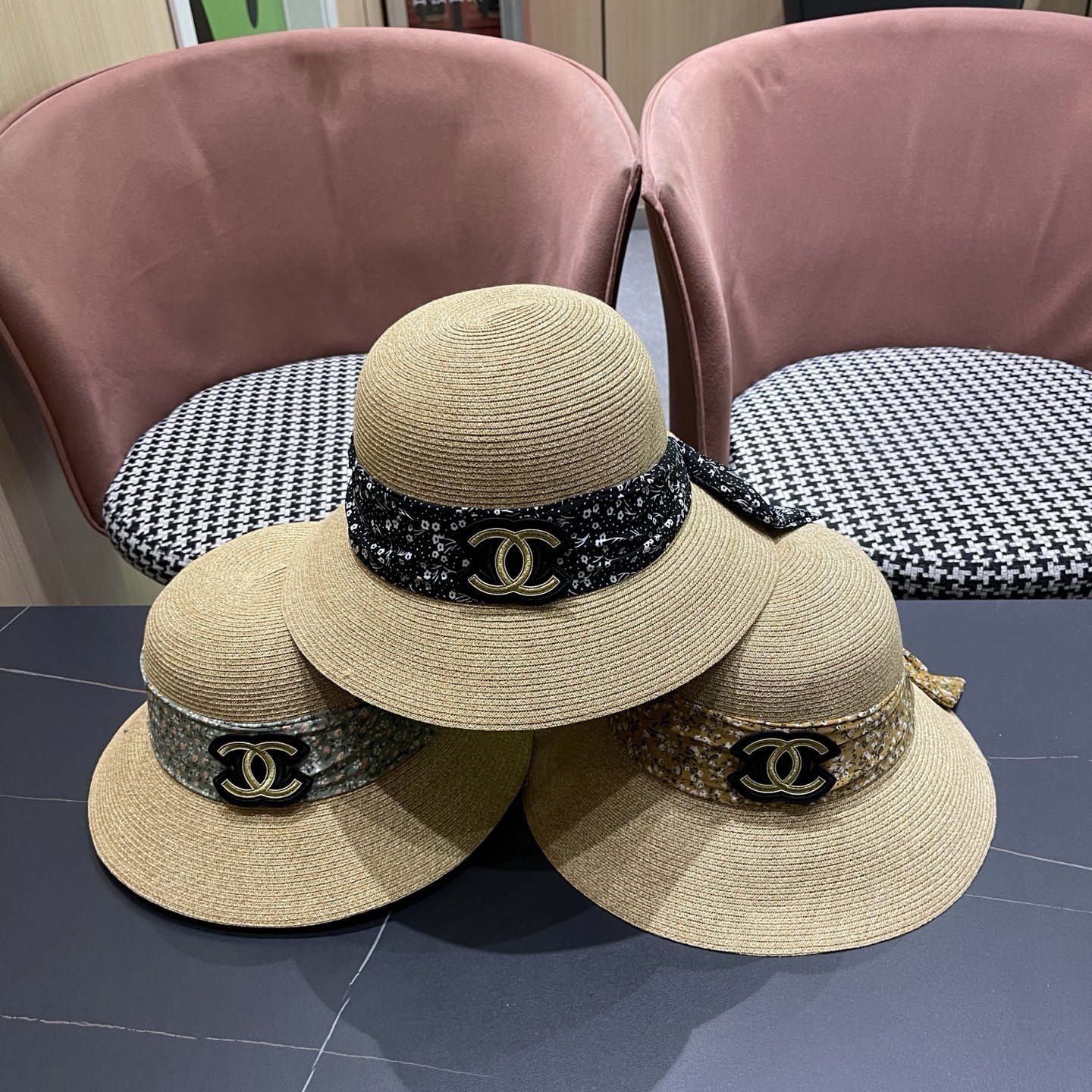 新款Chanel香奈儿草帽，高端定制缎面zhidi蝴蝶结水桶软草帽，日本支持制作，遮阳防晒百搭 简约优雅