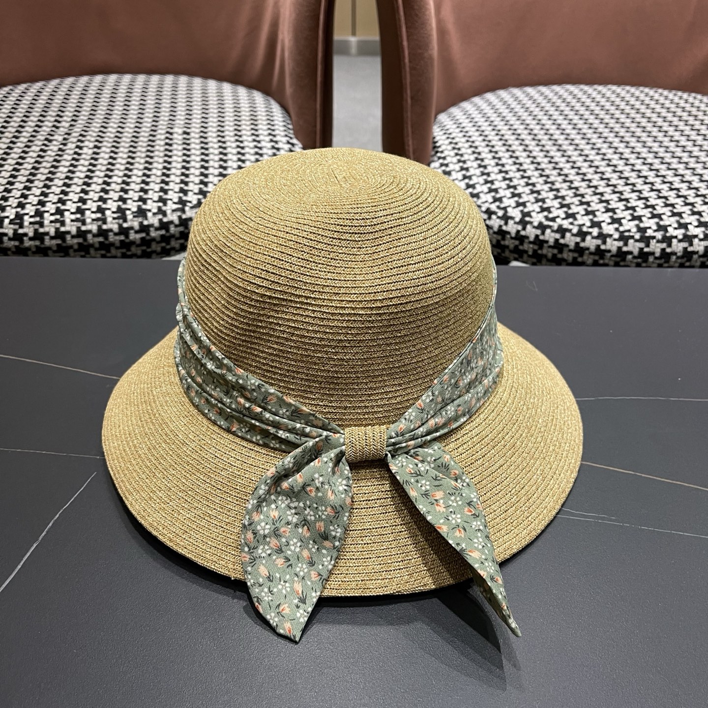 新款Chanel香奈儿草帽，高端定制缎面zhidi蝴蝶结水桶软草帽，日本支持制作，遮阳防晒百搭 简约优雅