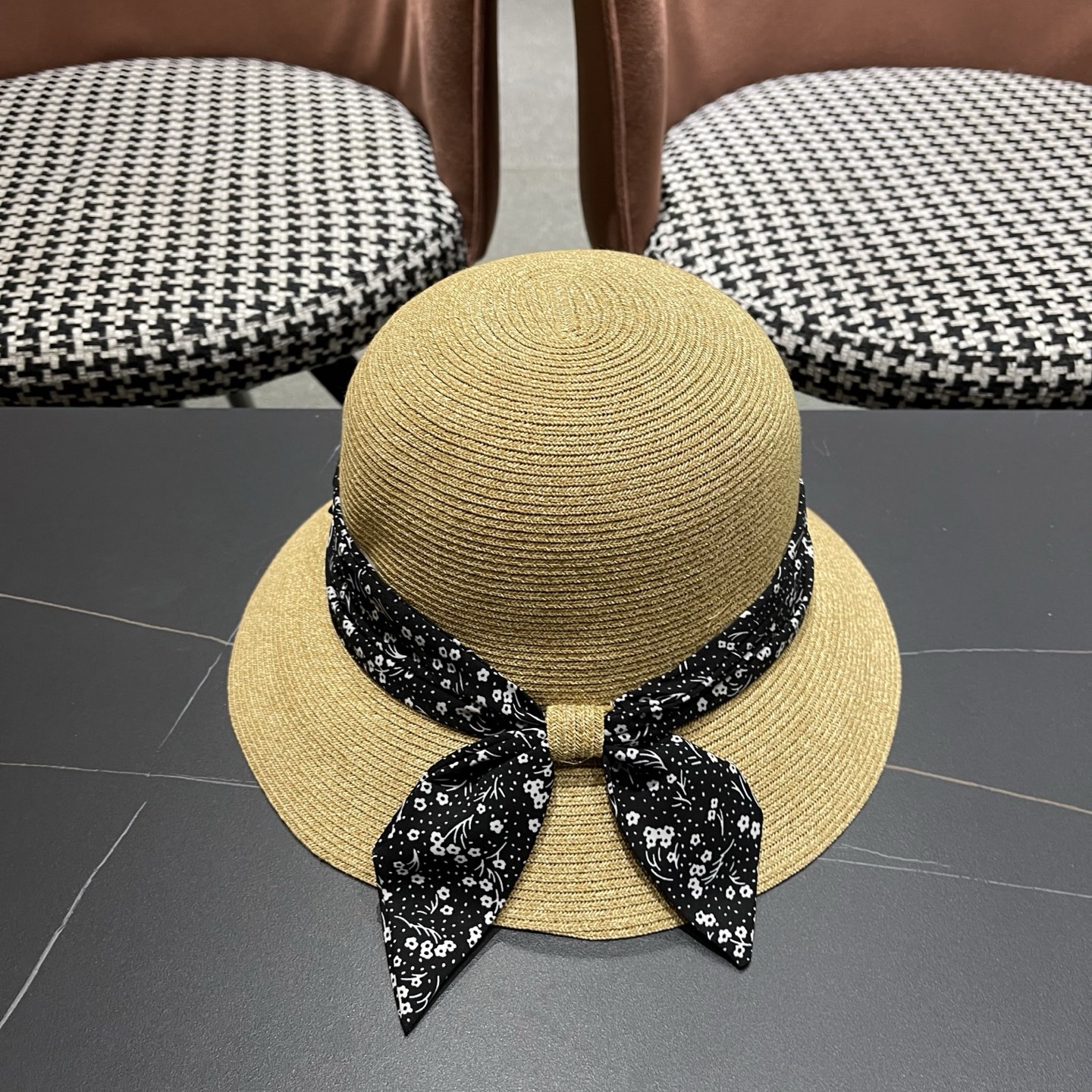 新款Chanel香奈儿草帽，高端定制缎面zhidi蝴蝶结水桶软草帽，日本支持制作，遮阳防晒百搭 简约优雅